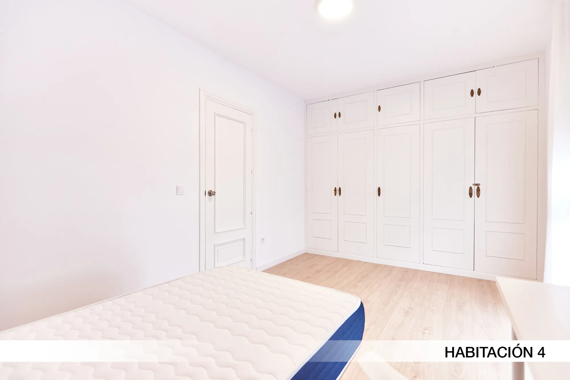 Shared Room in Seville photo 3