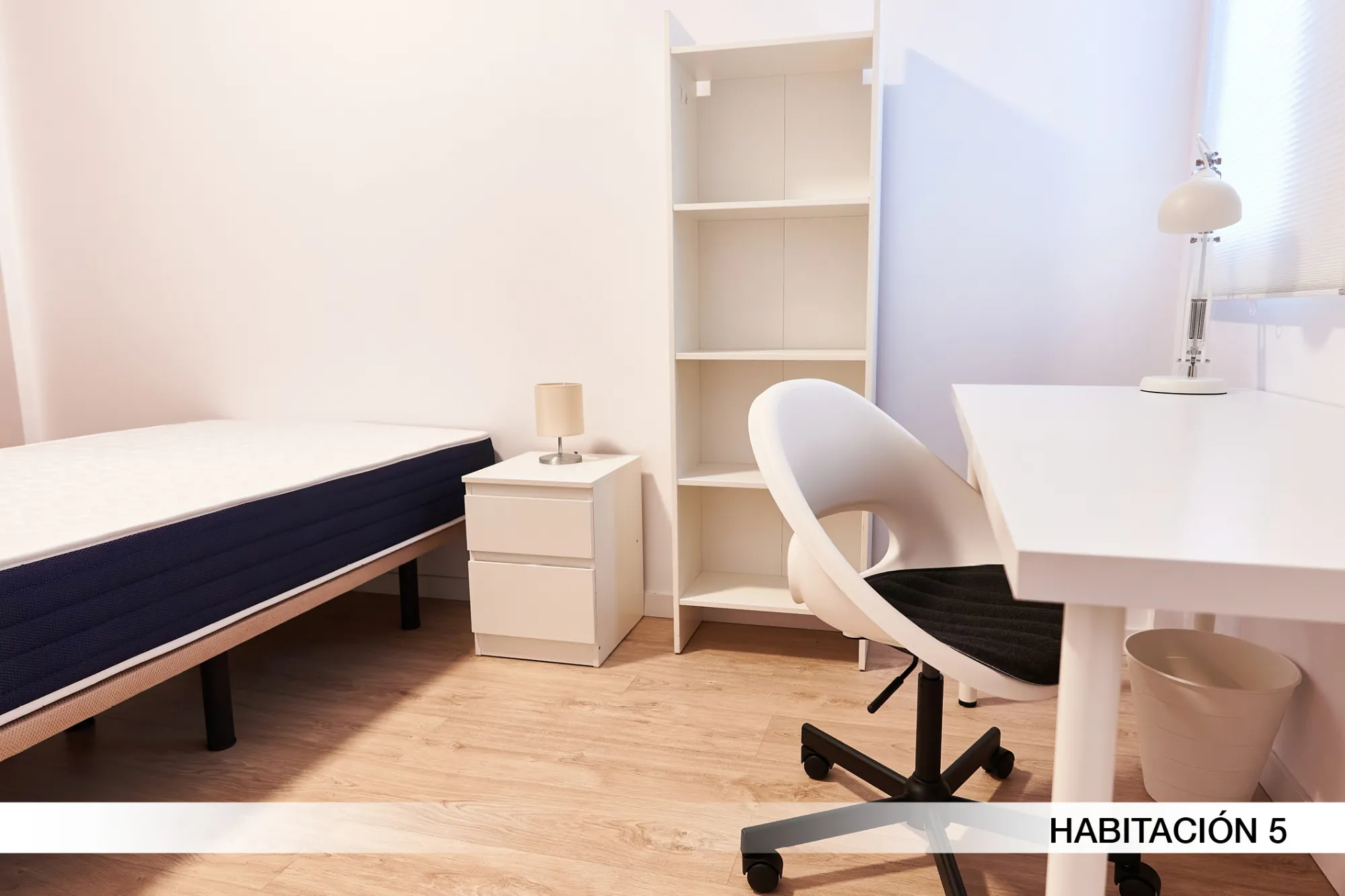 Shared Room in Seville photo 2