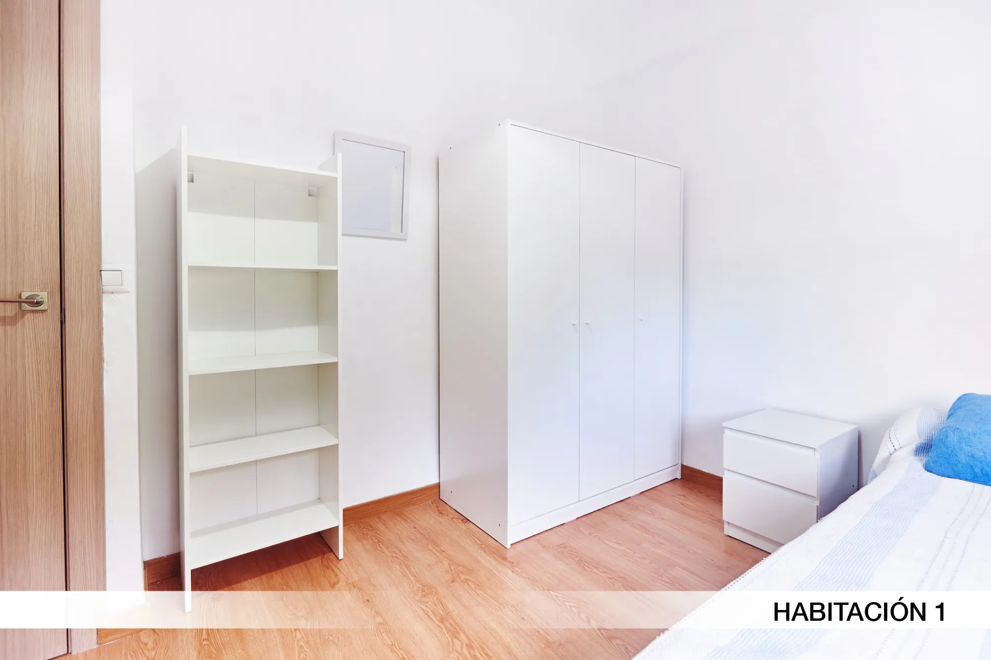 Shared Room in Seville photo 2