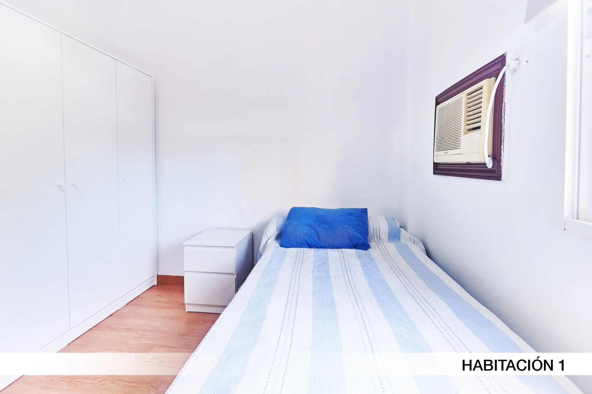 Shared Room in Seville photo 3