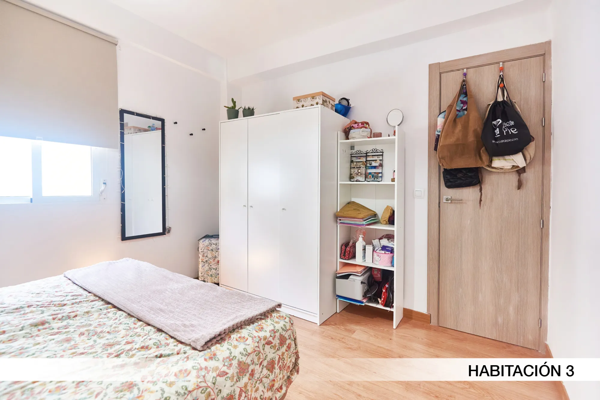 Shared Room in Seville photo 2