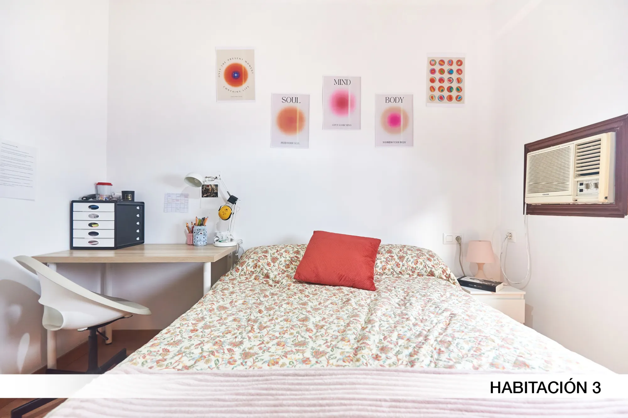 Shared Room in Seville photo 4