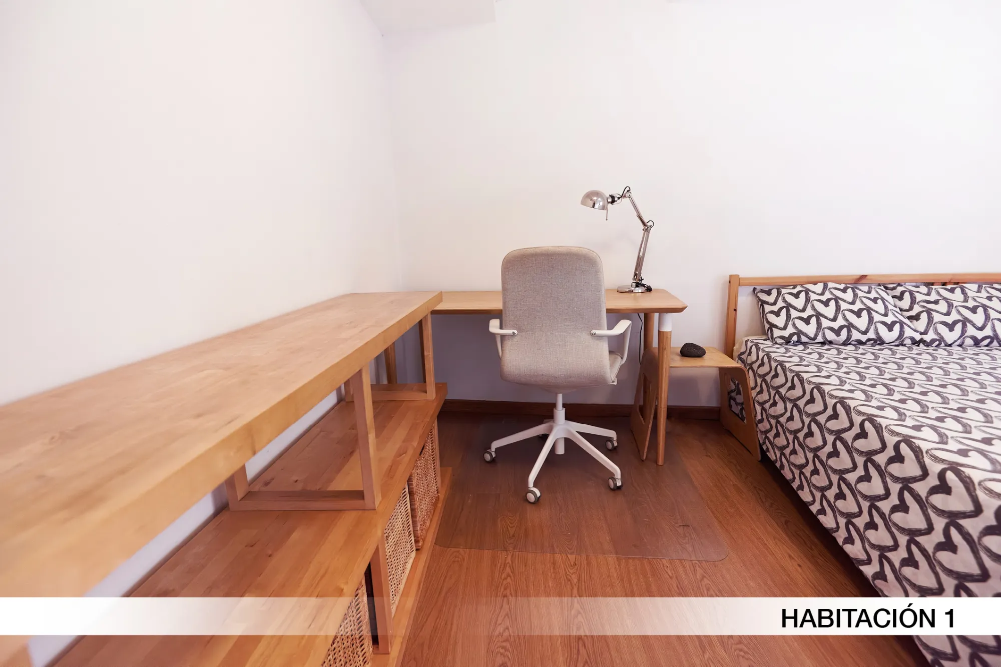 Shared Room in Seville photo 2