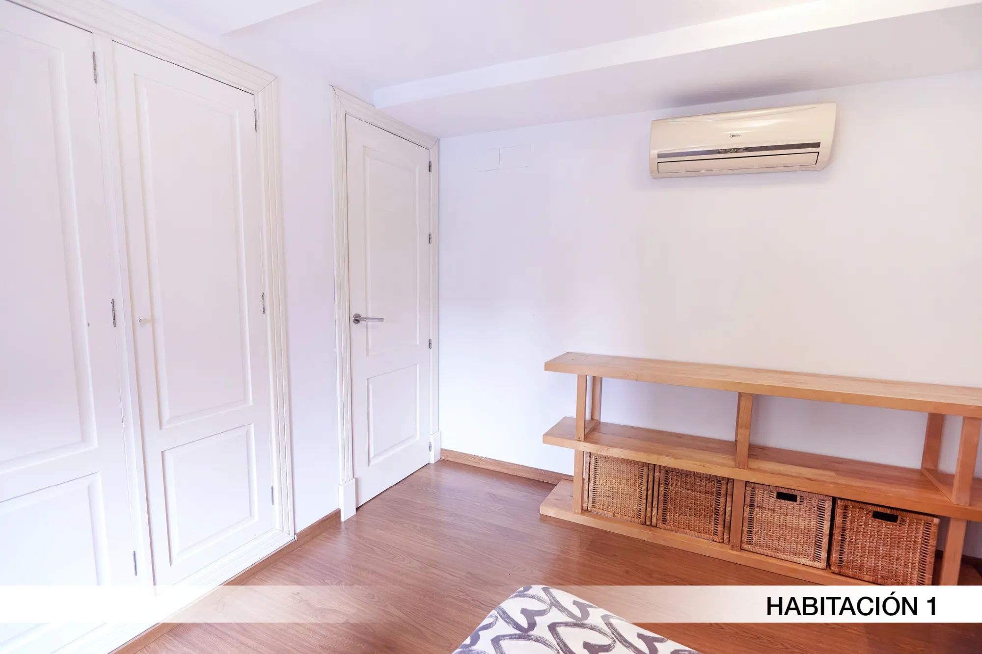 Shared Room in Seville photo 4