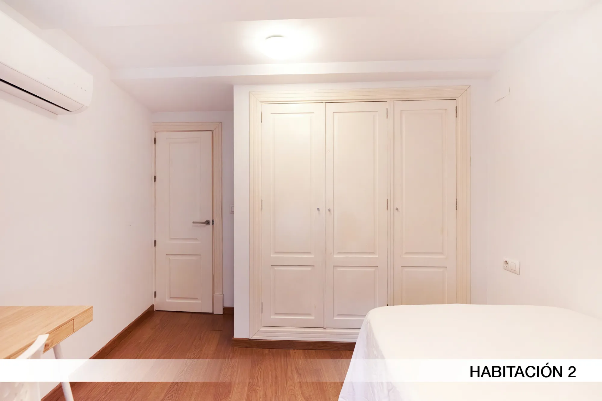 Shared Room in Seville photo 2