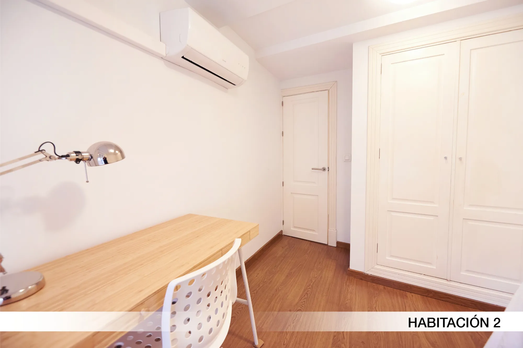 Shared Room in Seville photo 3