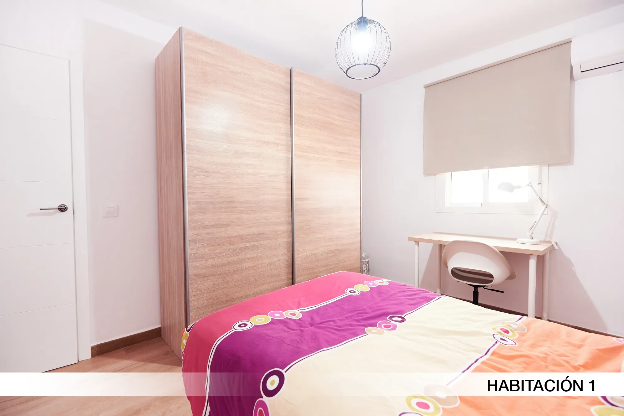 Shared Room in Seville photo 2