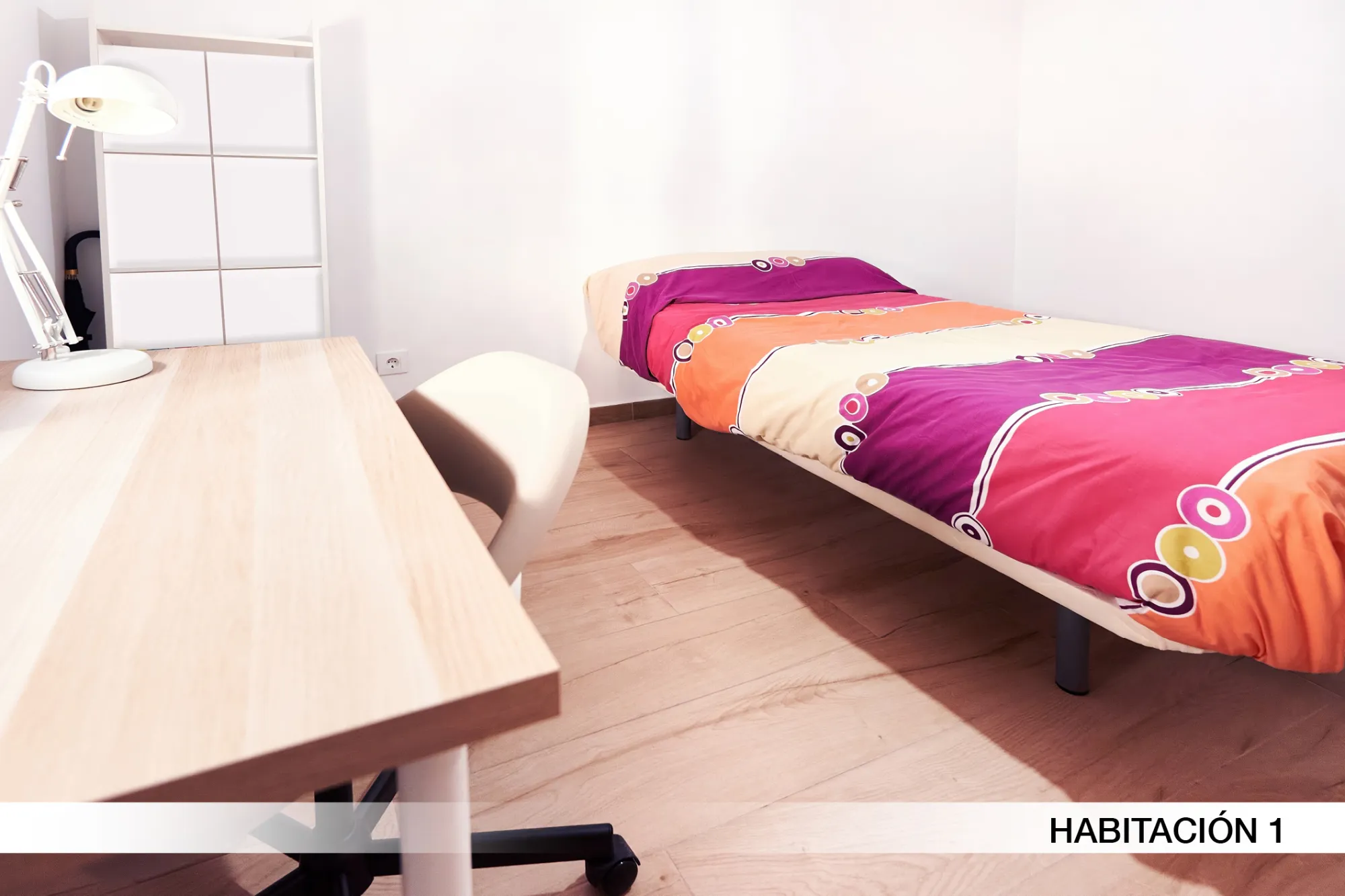 Shared Room in Seville photo 4