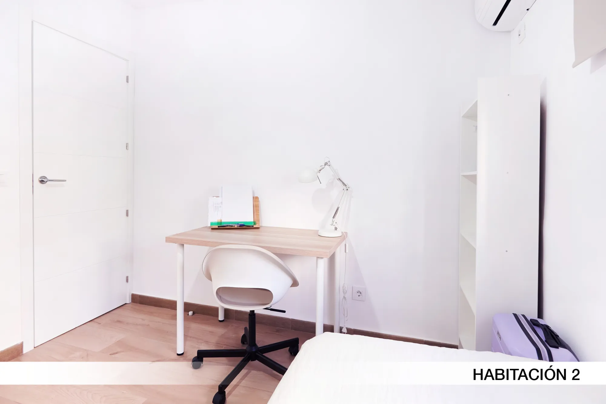 Shared Room in Seville photo 3