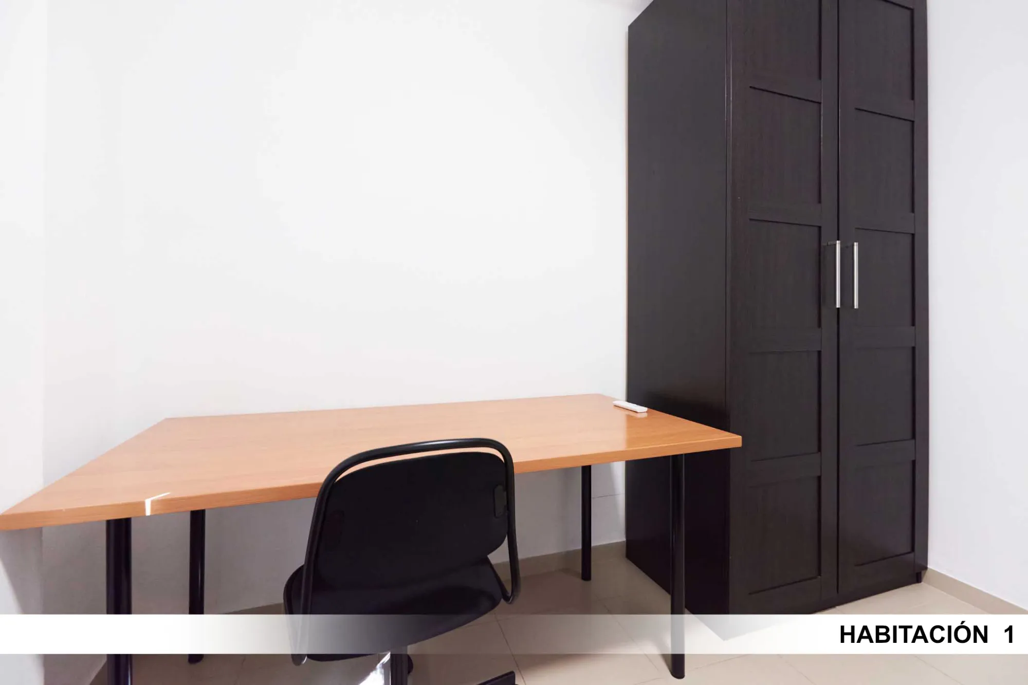 Shared Room in Seville photo 3