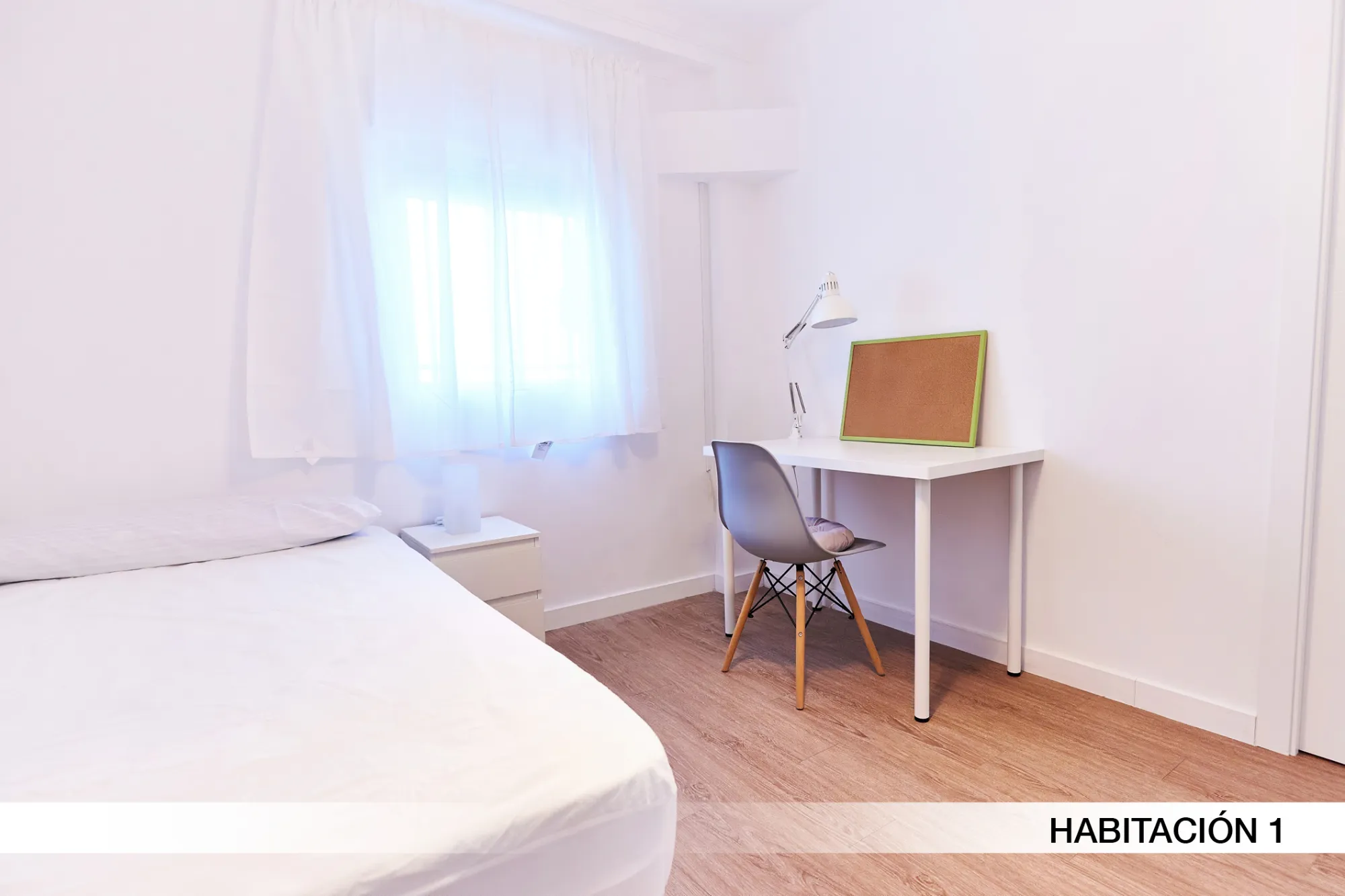 Shared Room in Seville photo 4