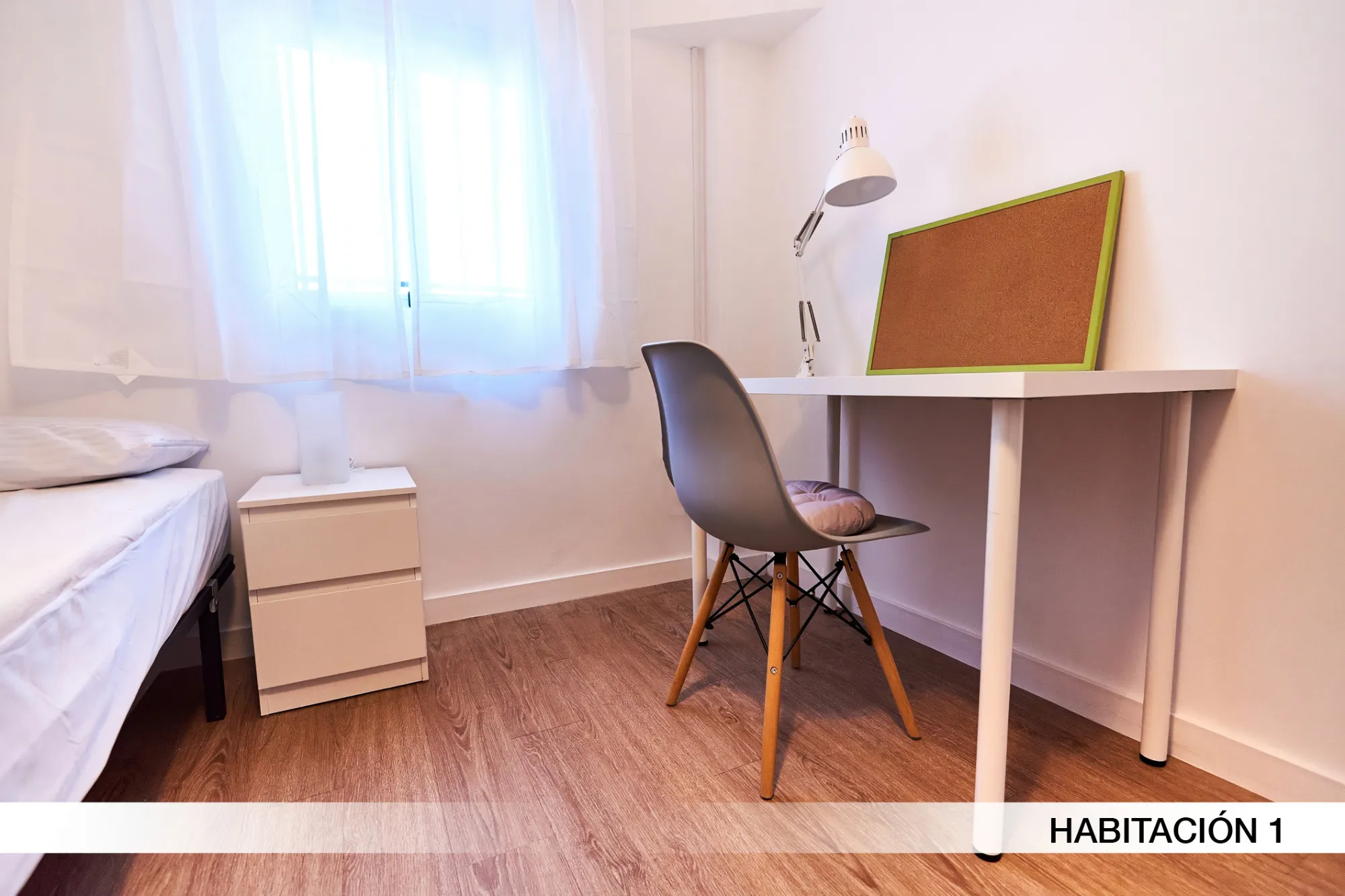 Shared Room in Seville photo 2