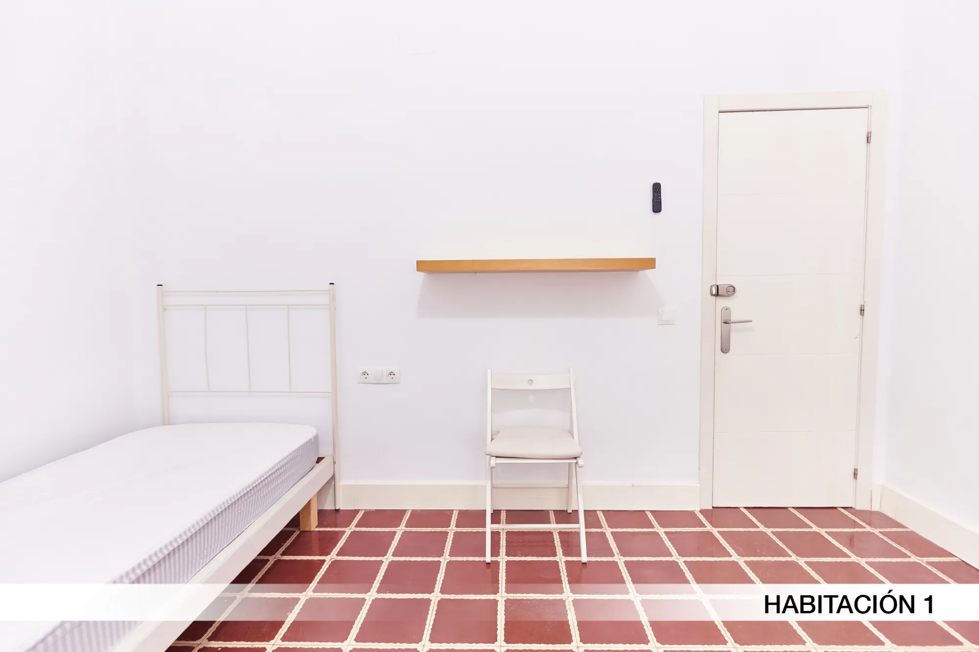 Shared Room in Seville photo 4