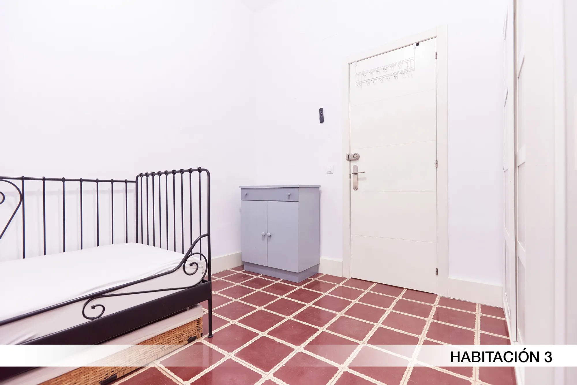 Shared Room in Seville photo 2