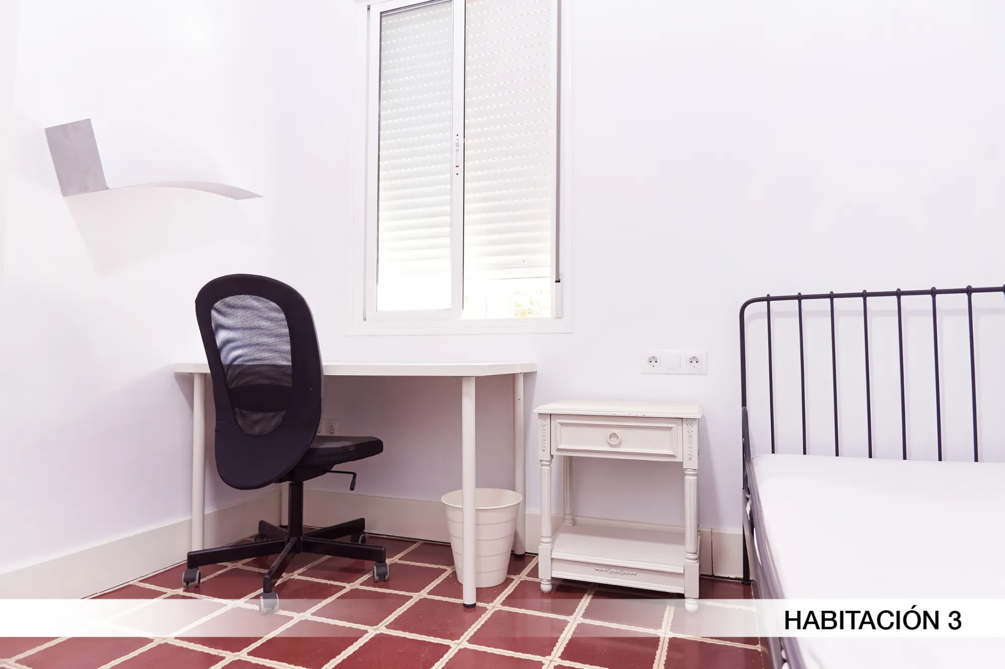 Shared Room in Seville photo 3