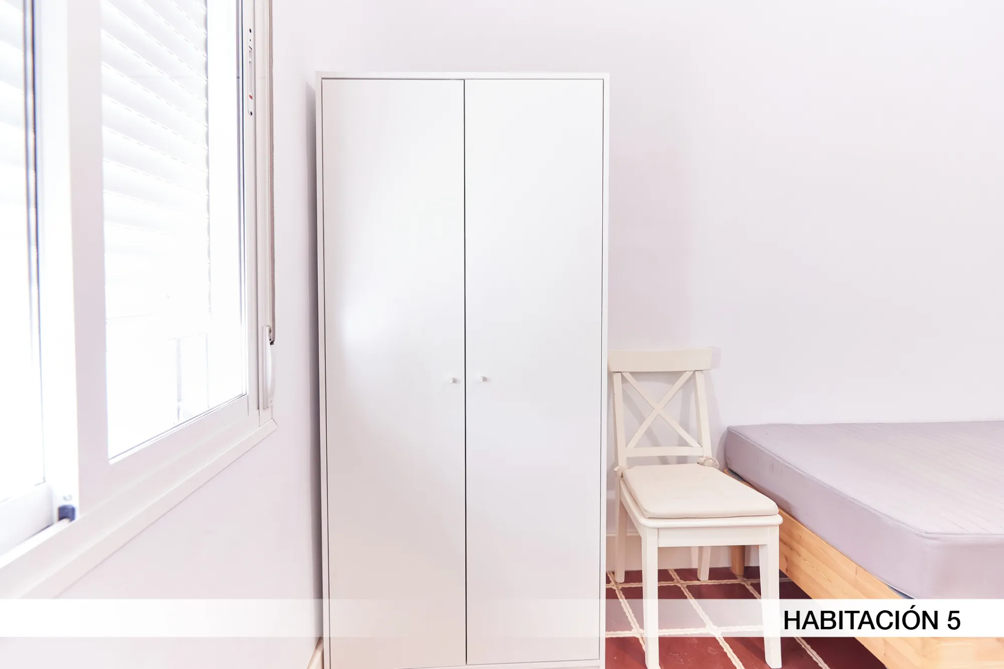 Shared Room in Seville photo 4