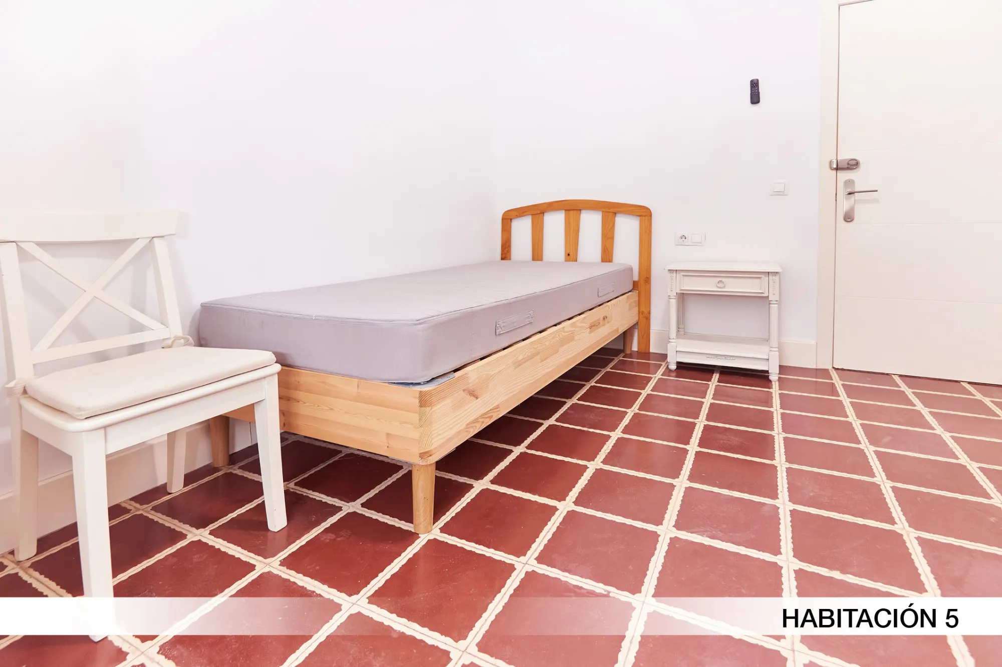 Shared Room in Seville photo 3