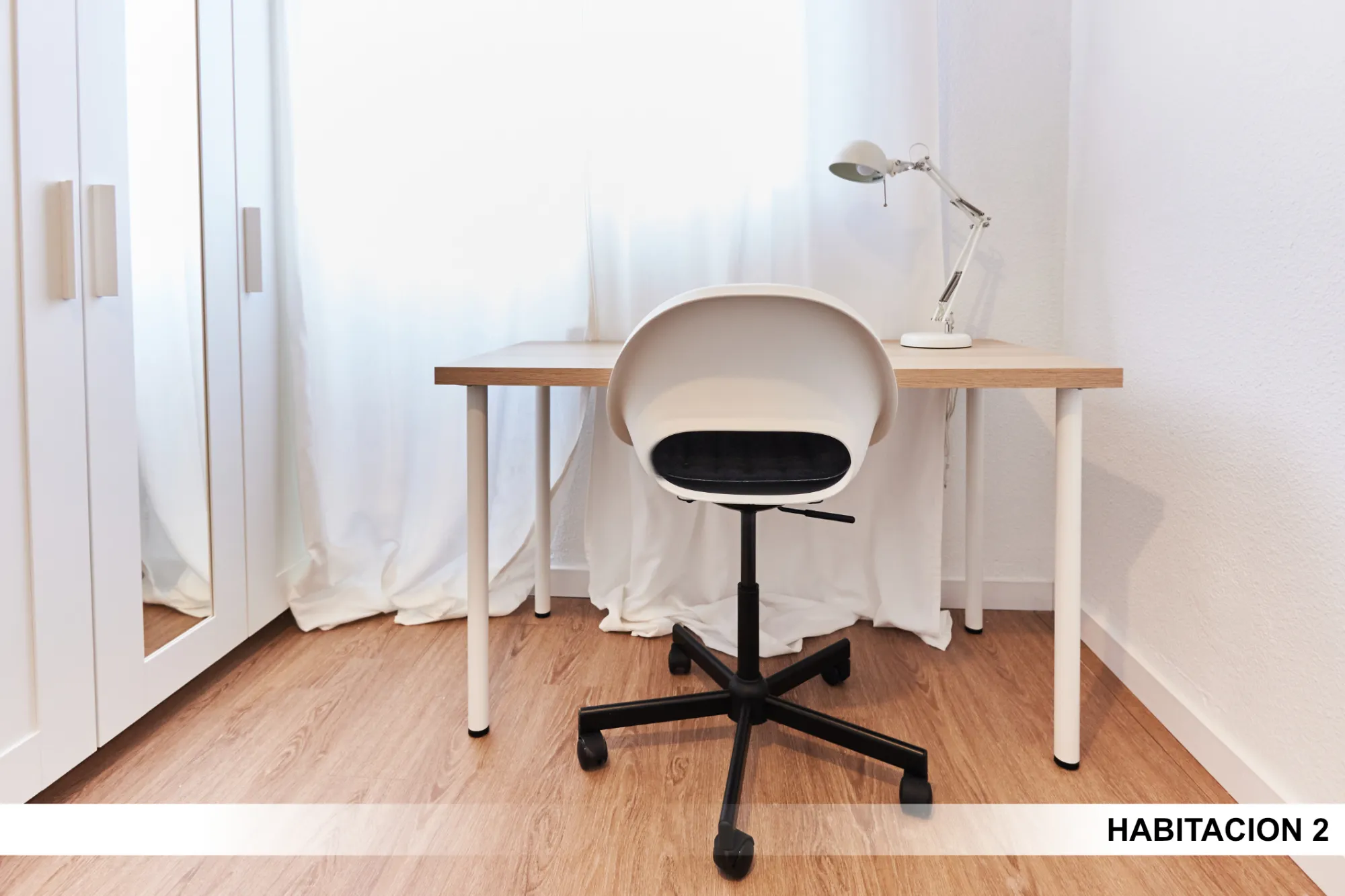 Shared Room in Seville photo 2