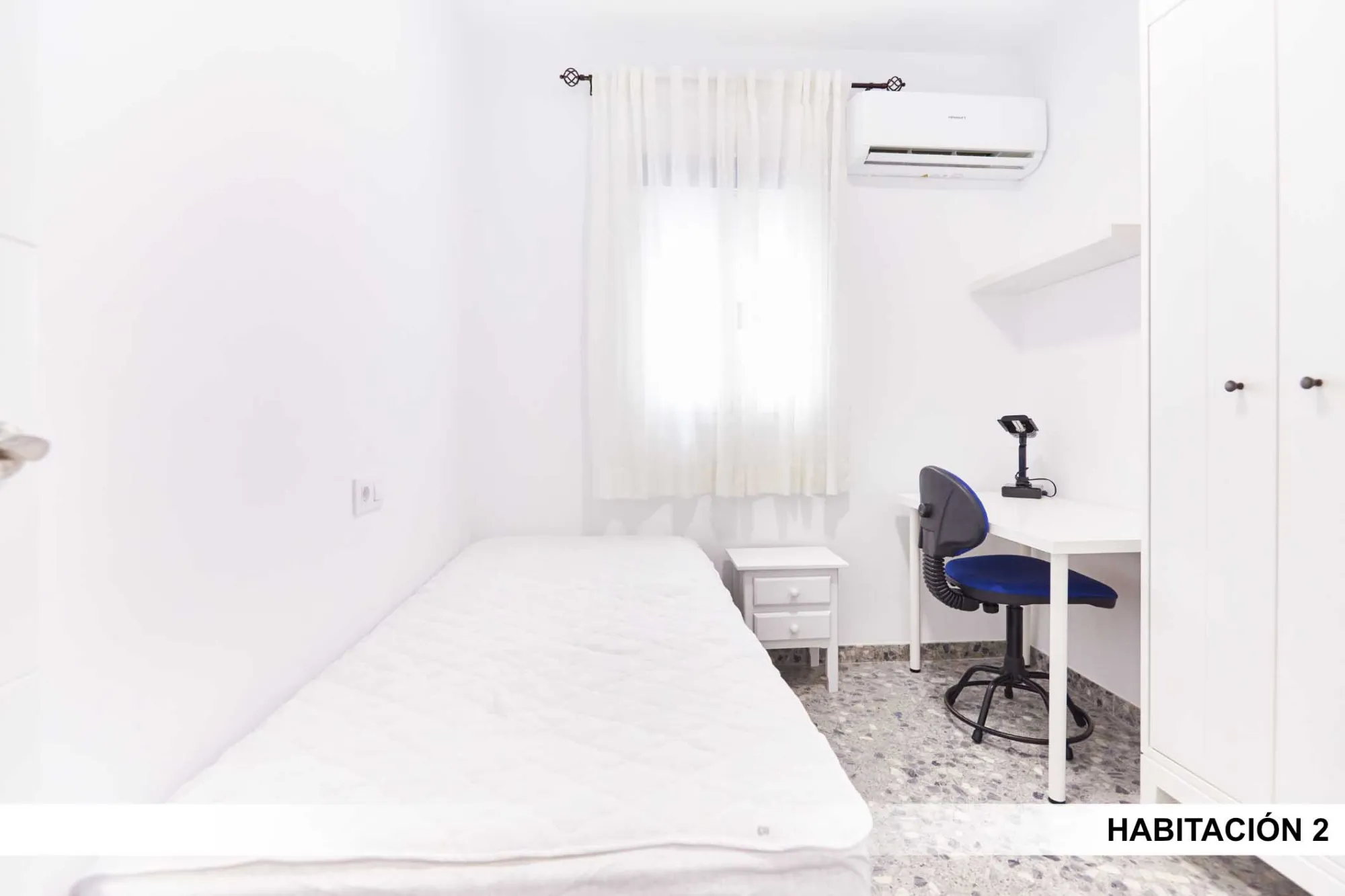 Shared Room in Seville photo 2