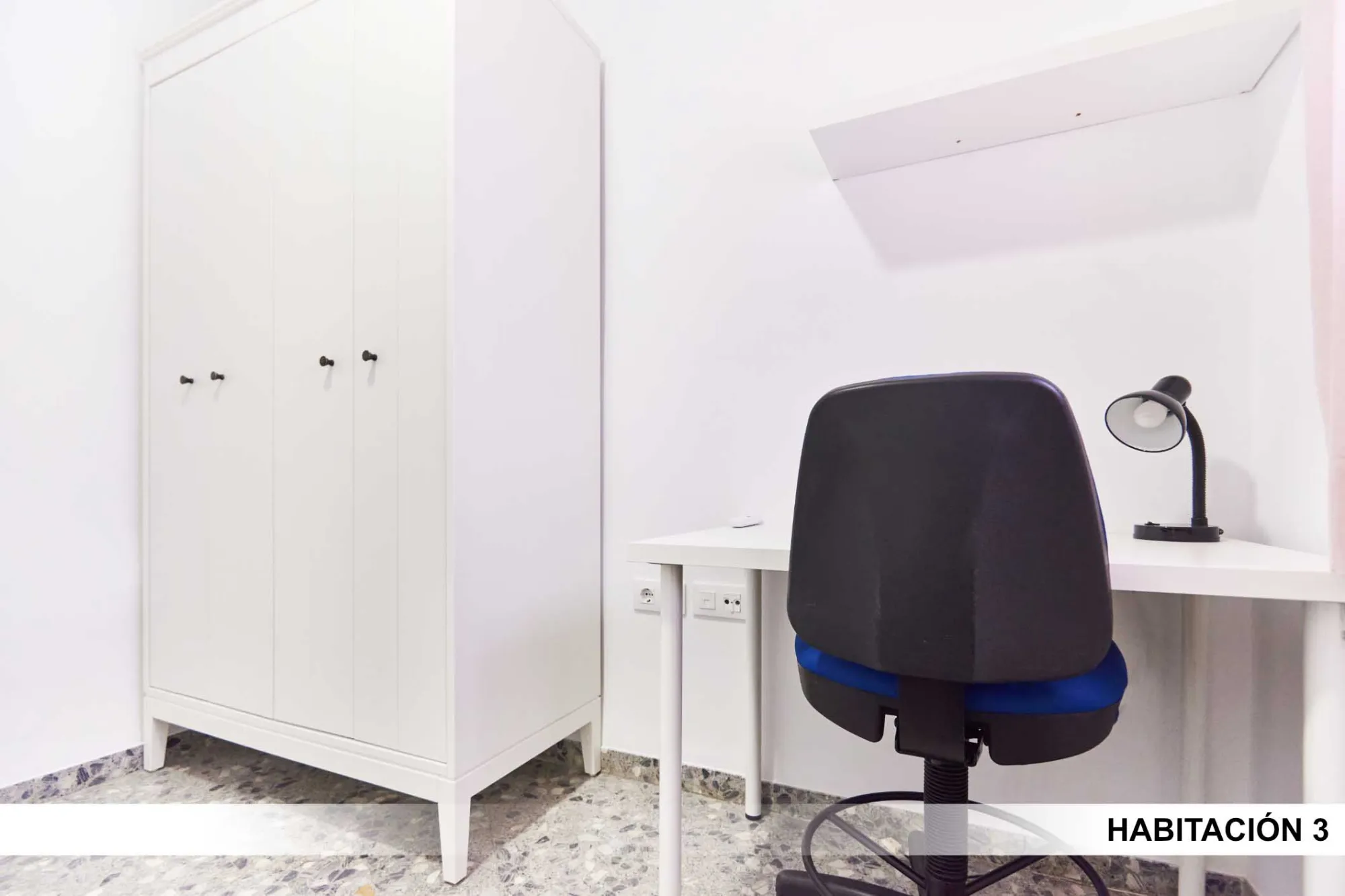 Shared Room in Seville photo 4