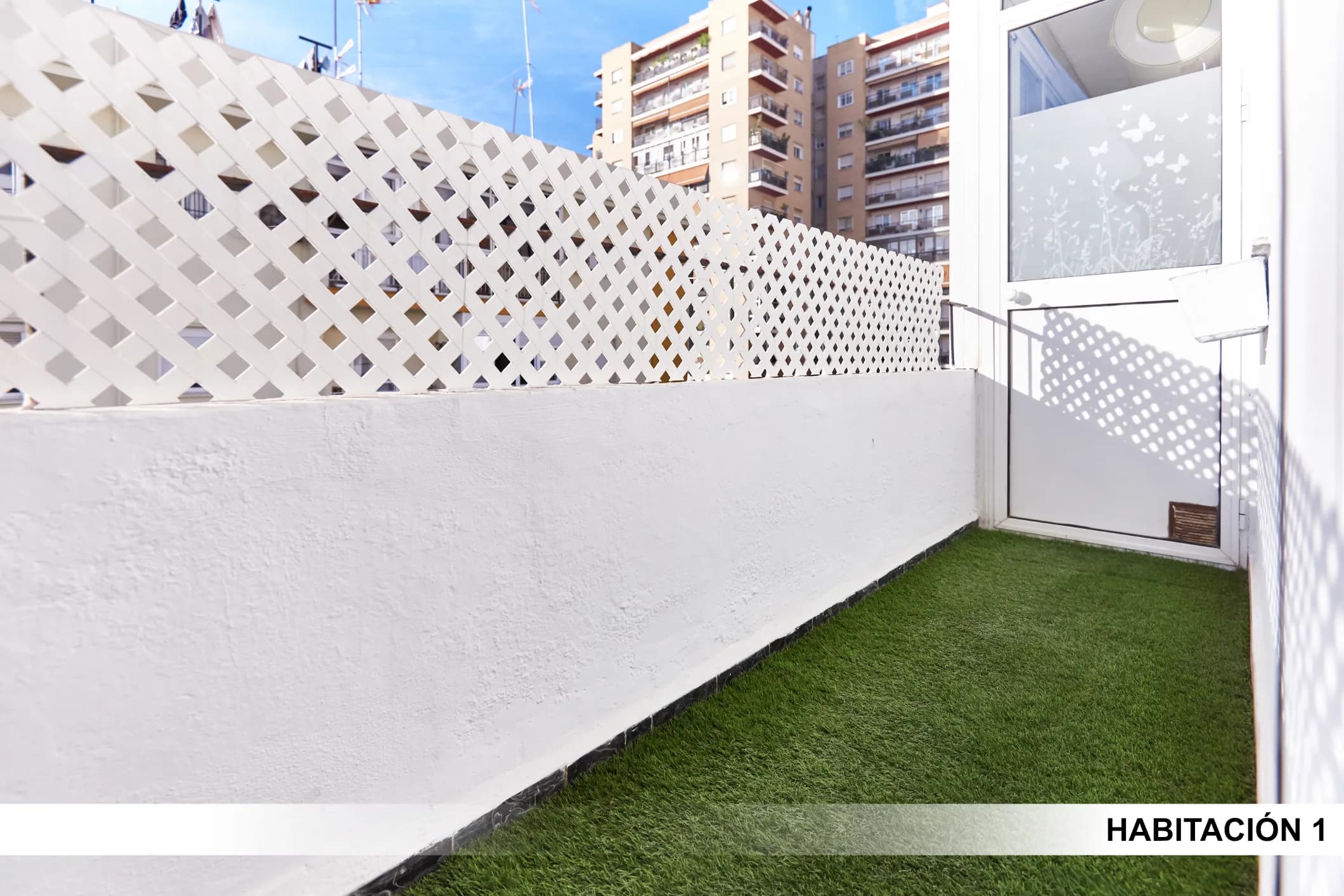 Shared Room in Seville photo 5