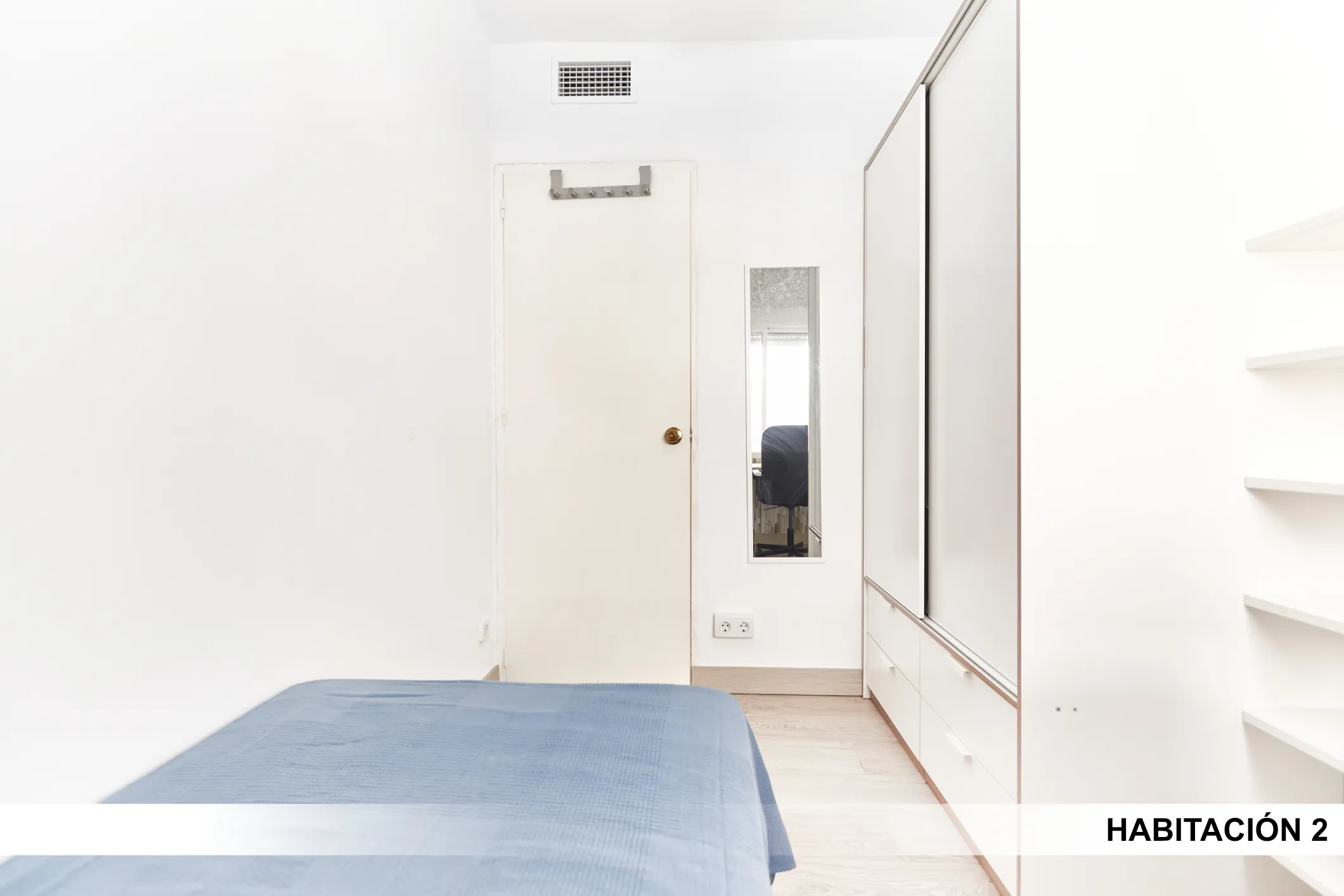 Shared Room in Seville photo 3