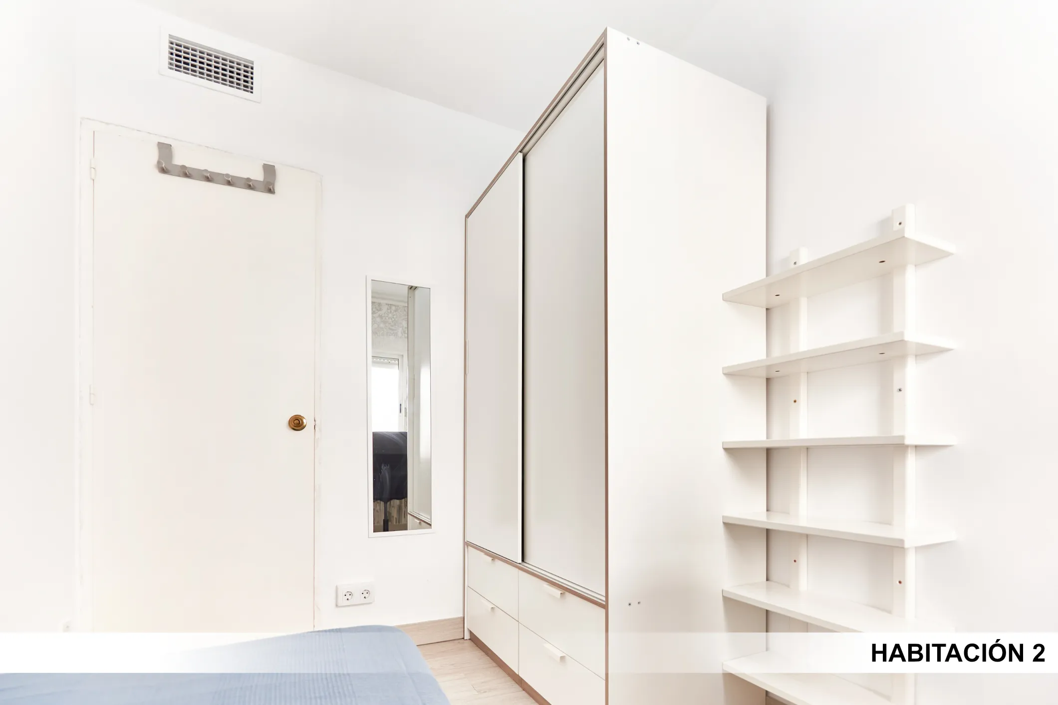 Shared Room in Seville photo 4