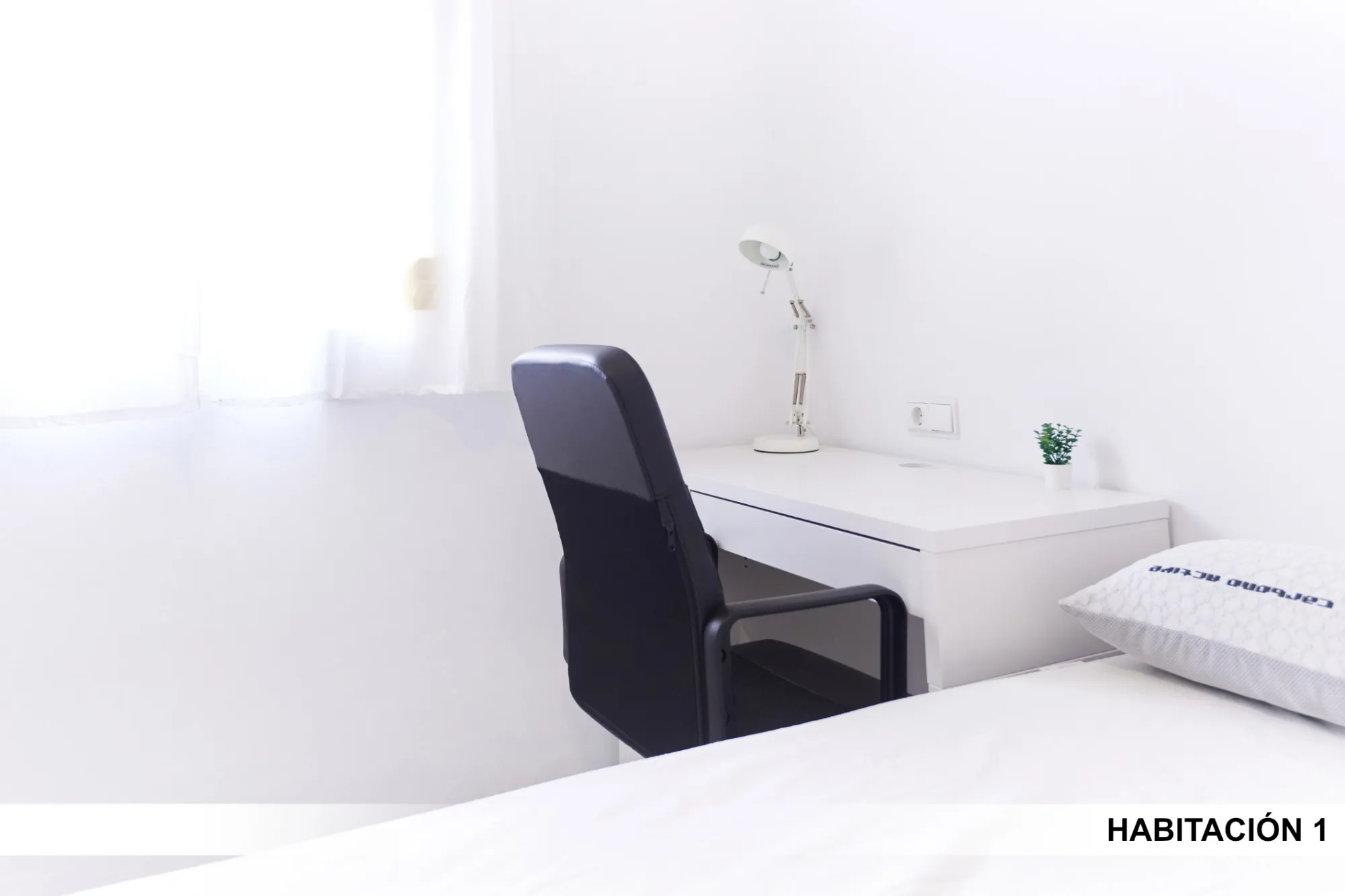 Shared Room in Seville photo 2