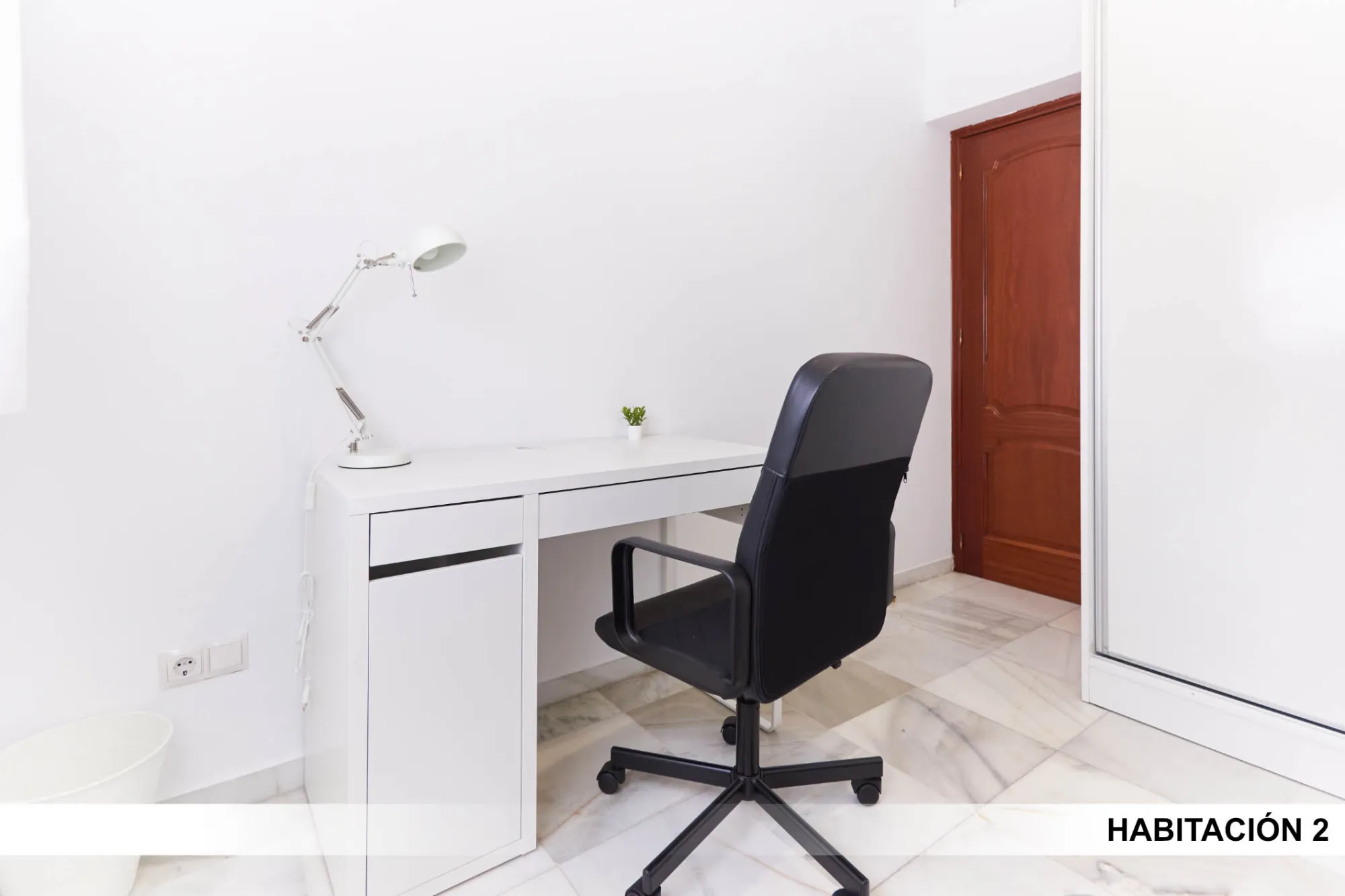 Shared Room in Seville photo 5