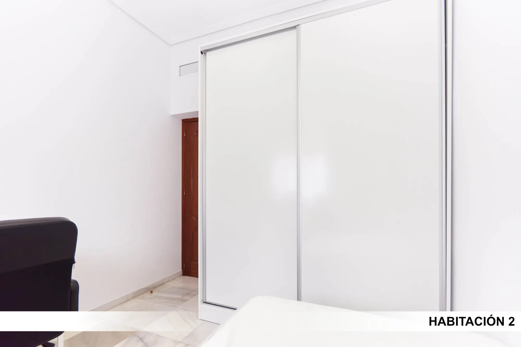 Shared Room in Seville photo 4