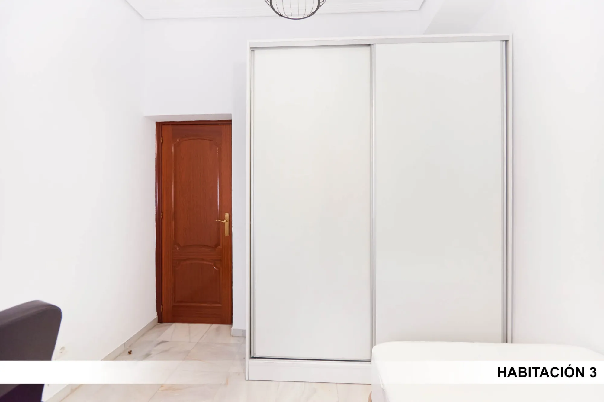 Shared Room in Seville photo 3