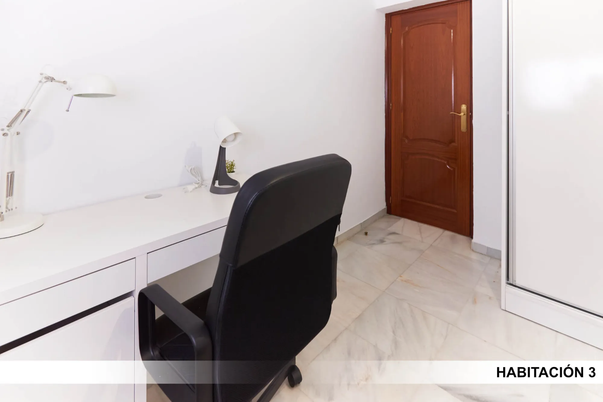 Shared Room in Seville photo 4