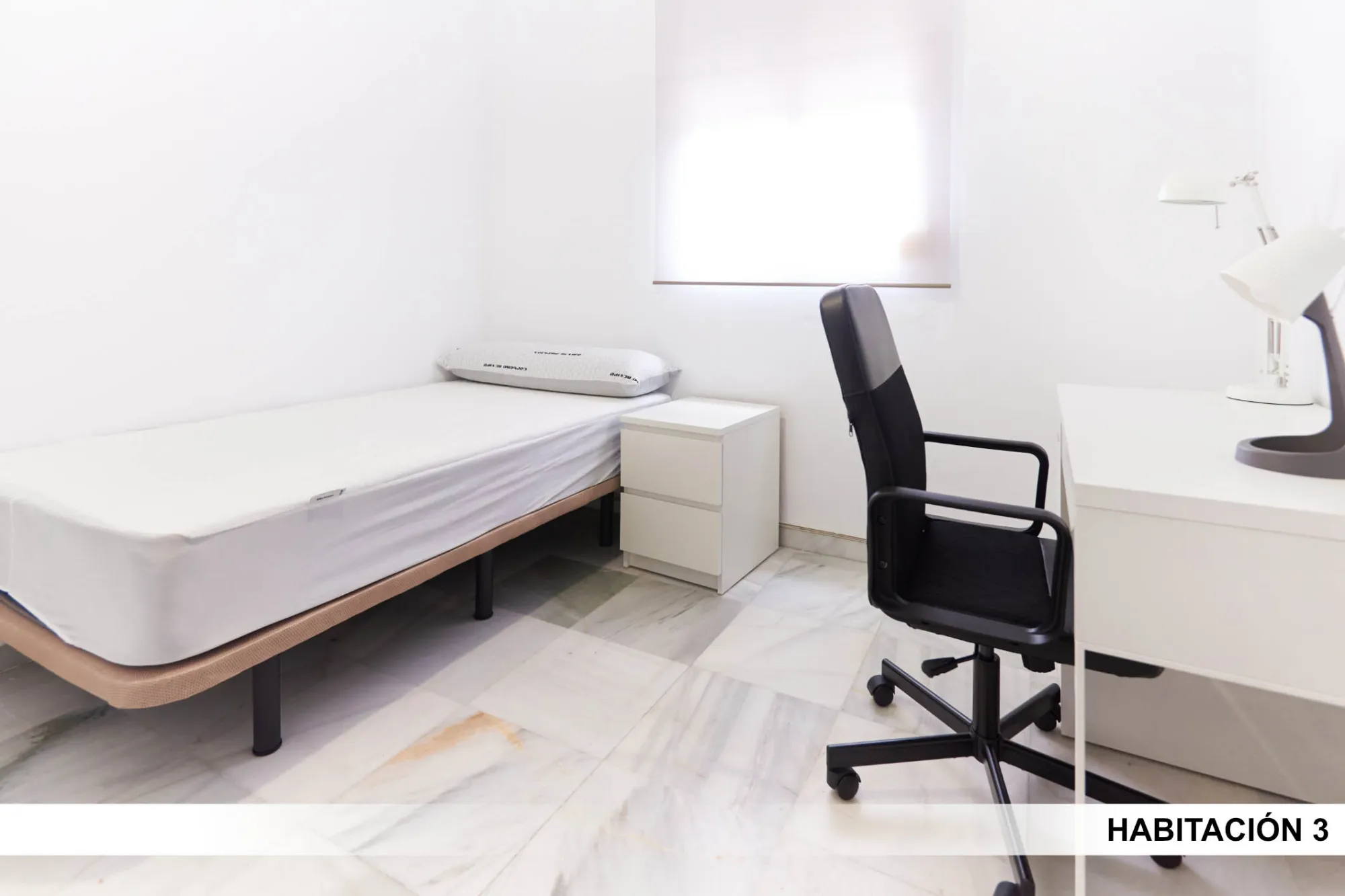 Shared Room in Seville photo 2