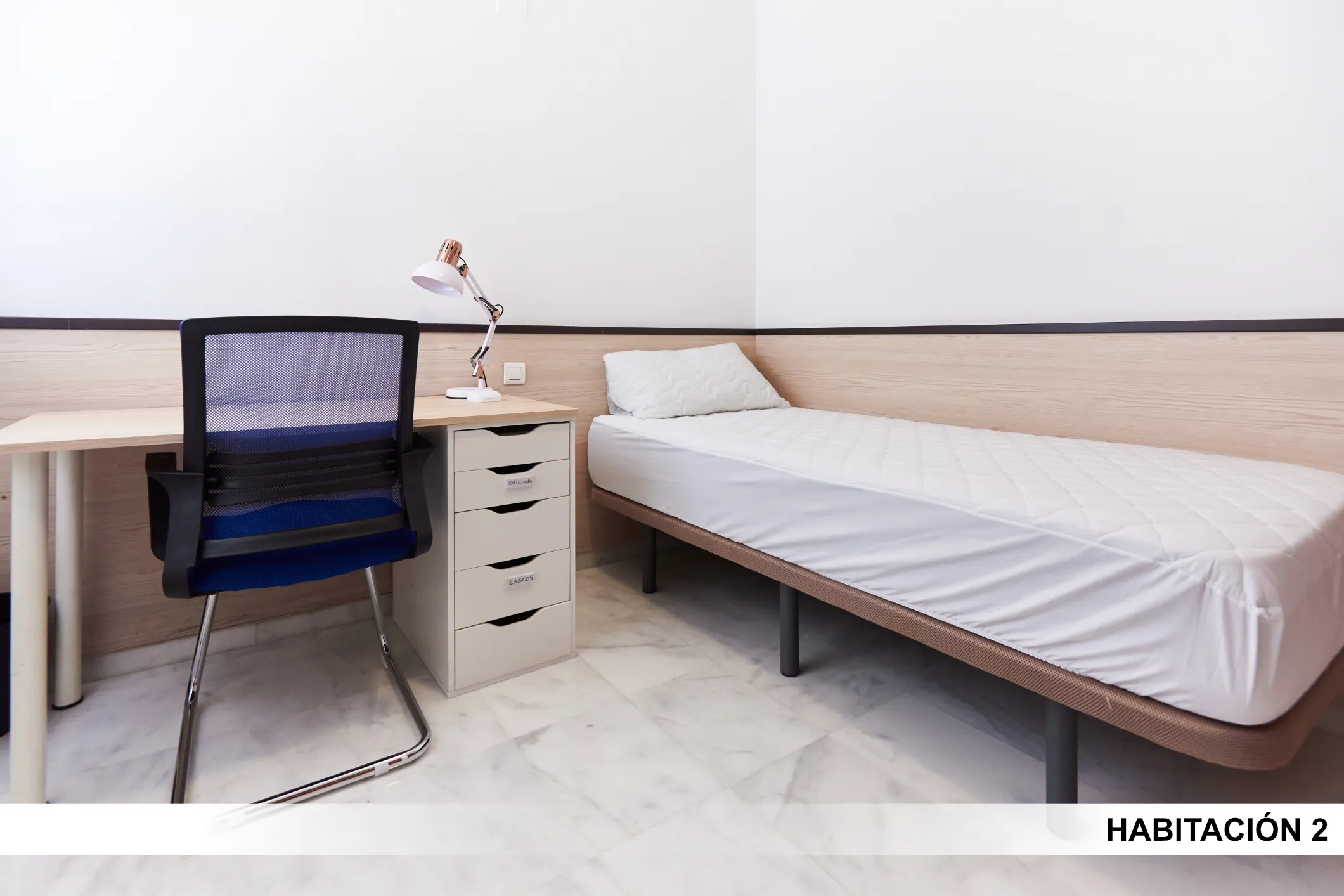 Shared Room in Seville photo 3