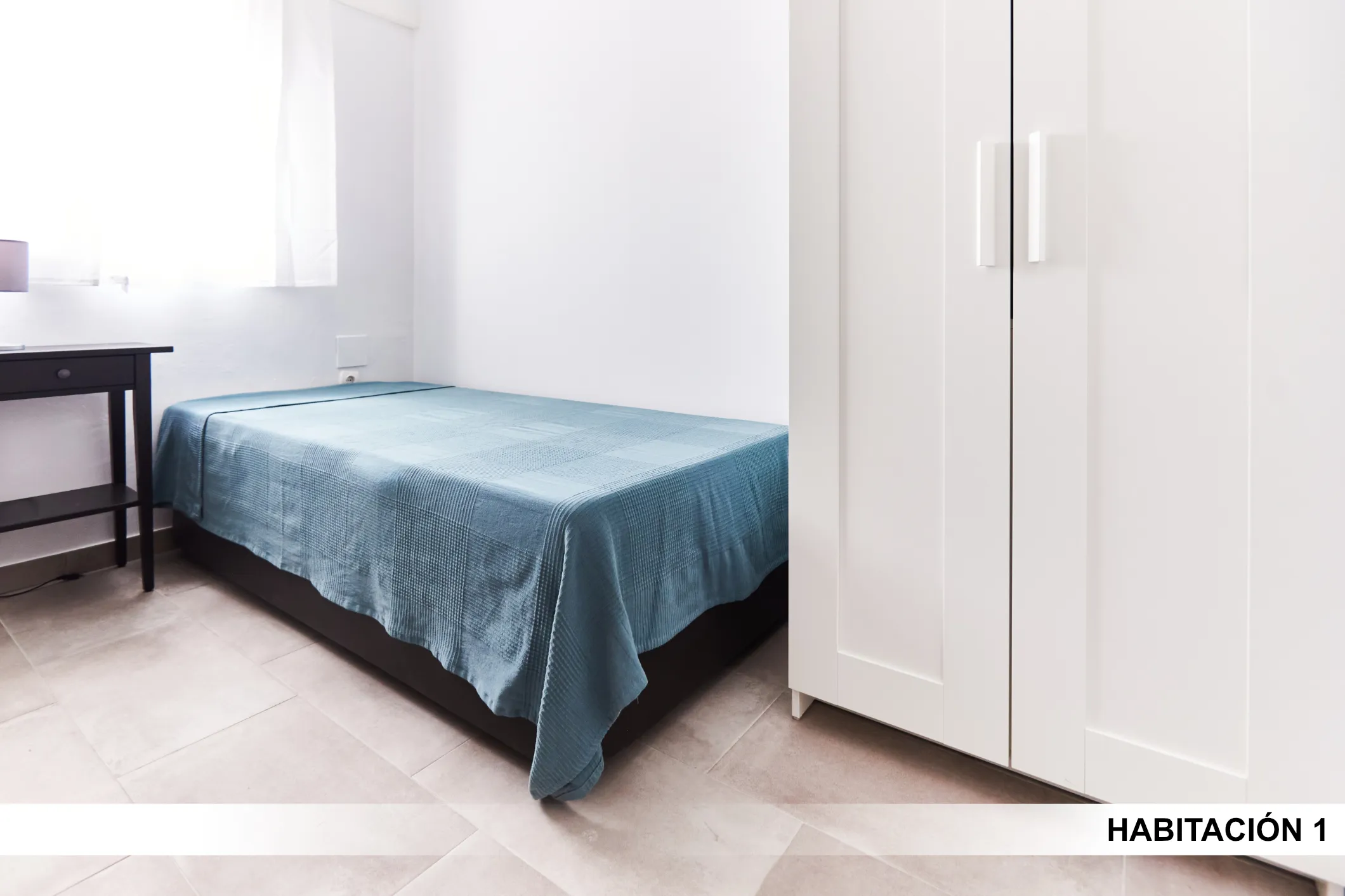 Shared Room in Seville photo 3