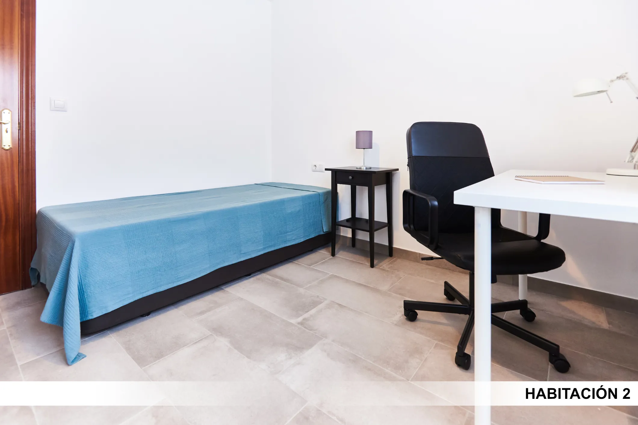 Shared Room in Seville photo 2