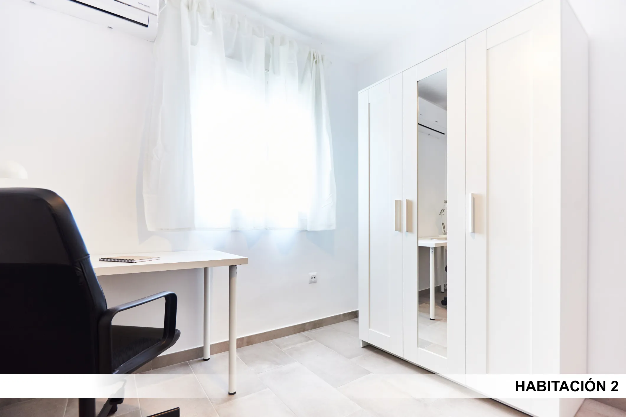 Shared Room in Seville photo 4