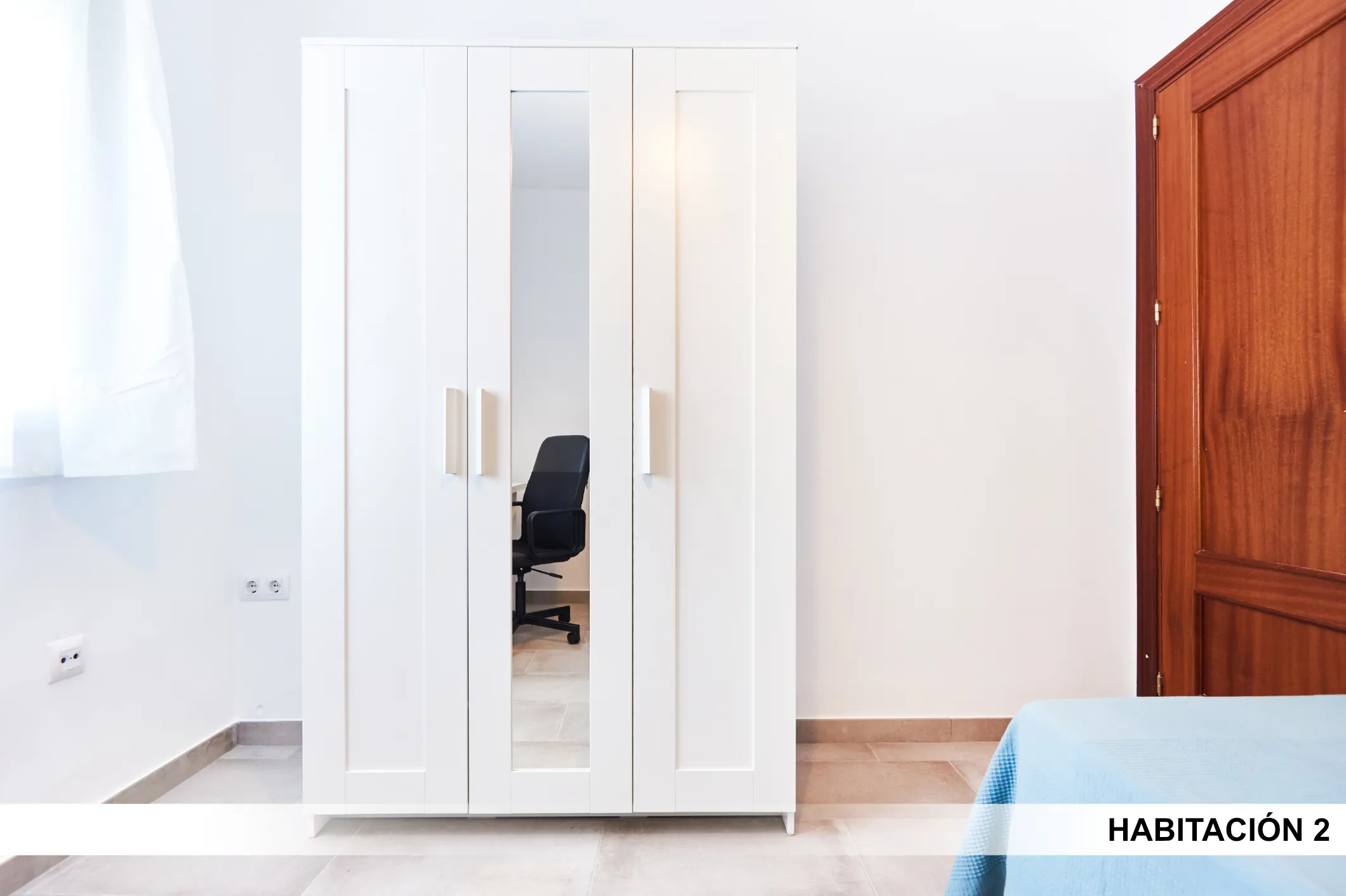 Shared Room in Seville photo 3