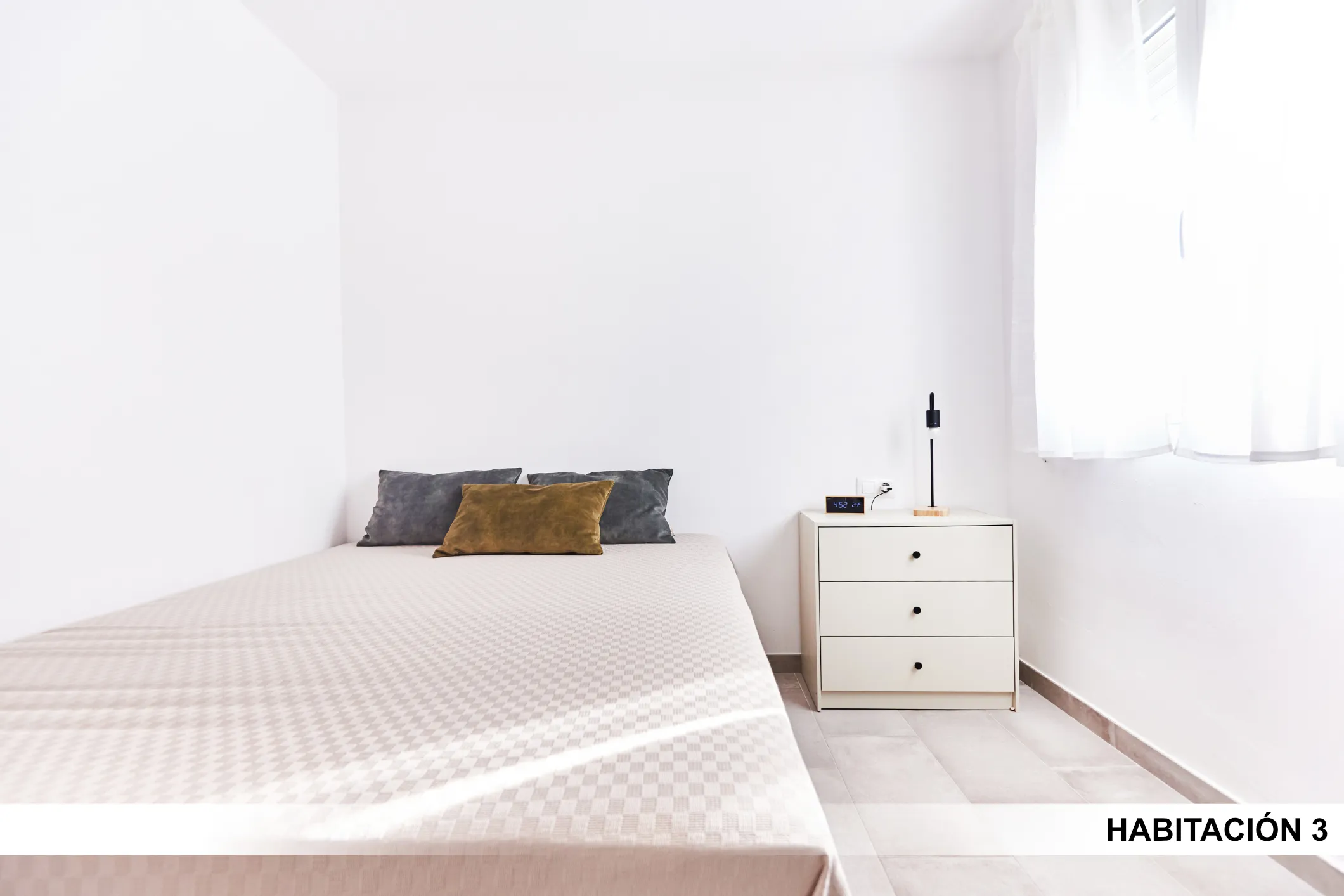 Shared Room in Seville photo 4