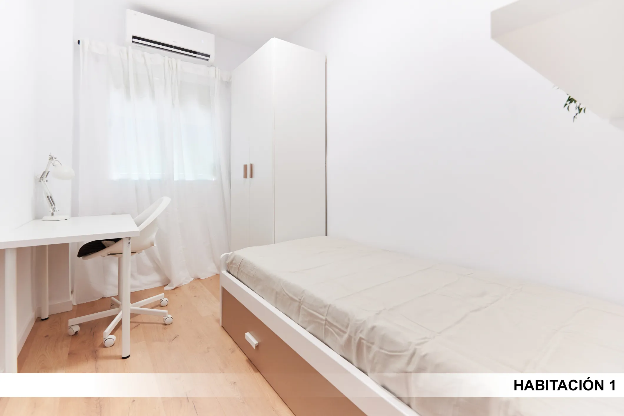 Shared Room in Seville photo 2