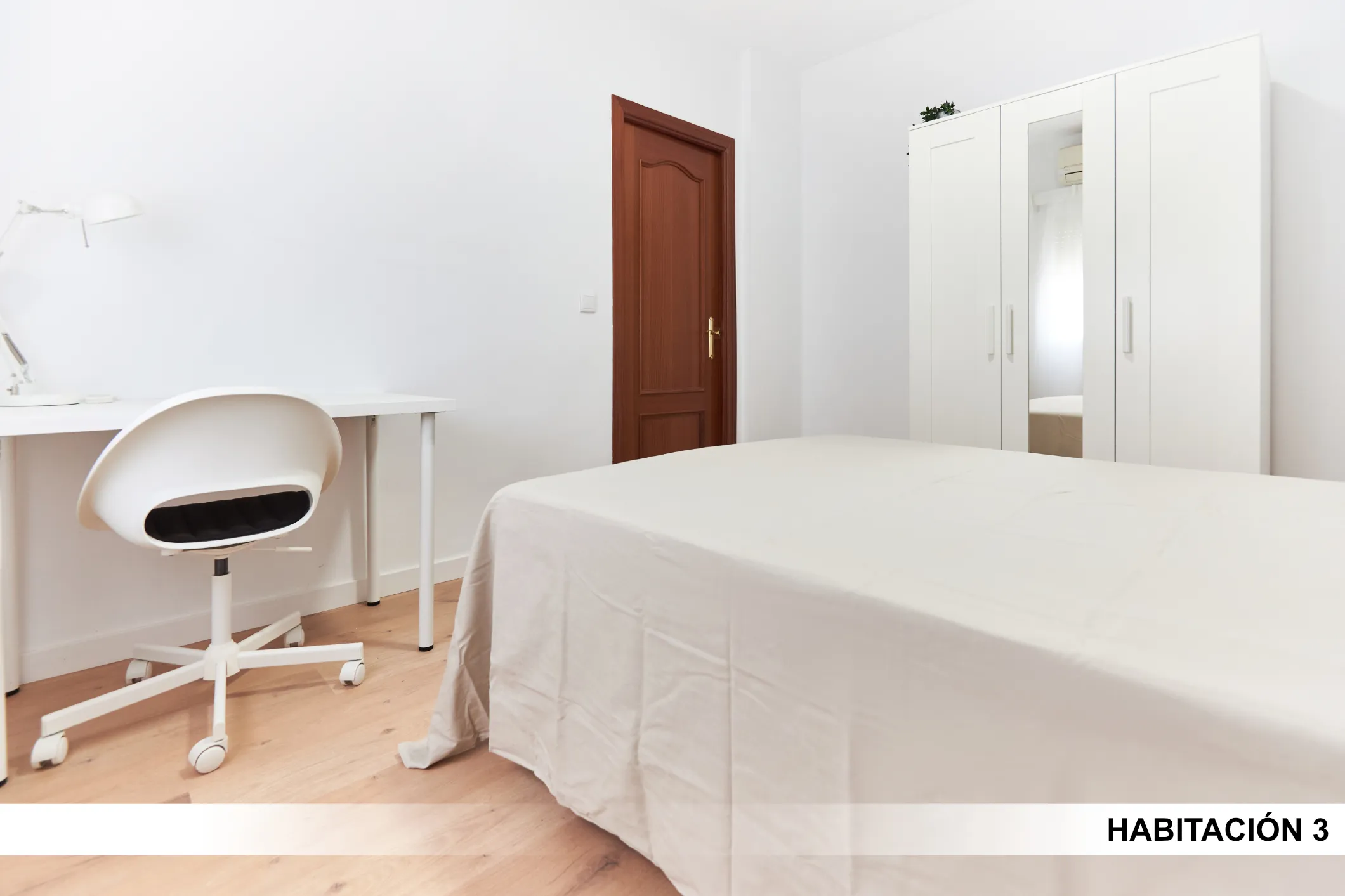 Shared Room in Seville photo 4