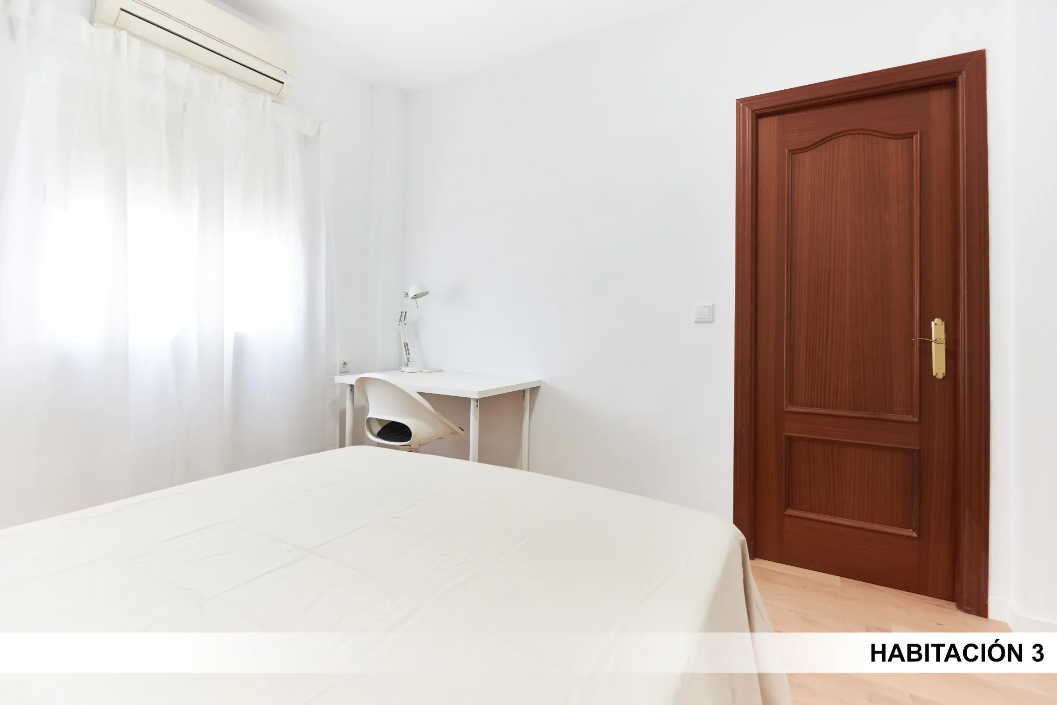 Shared Room in Seville photo 2