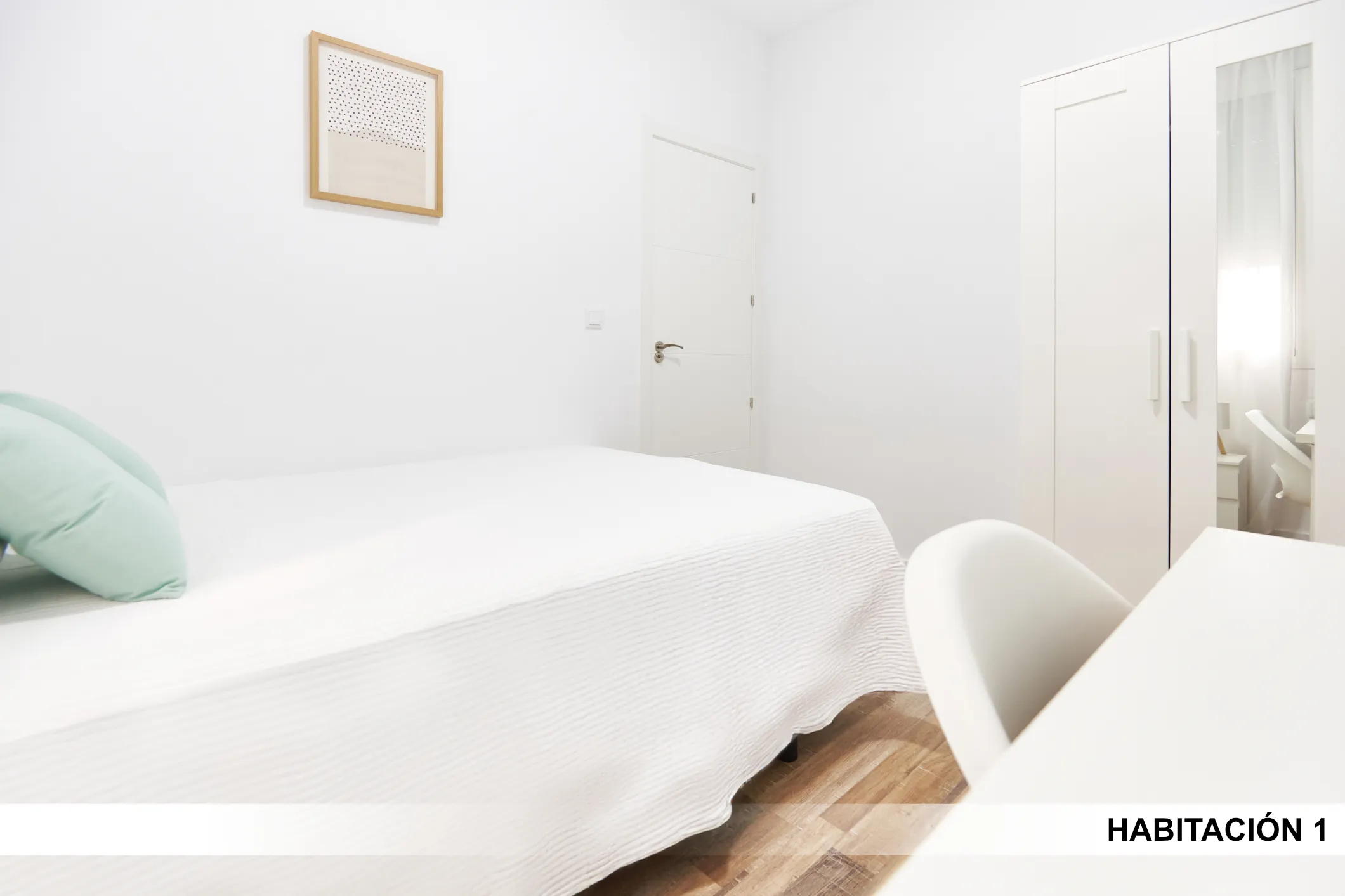 Shared Room in Seville photo 4