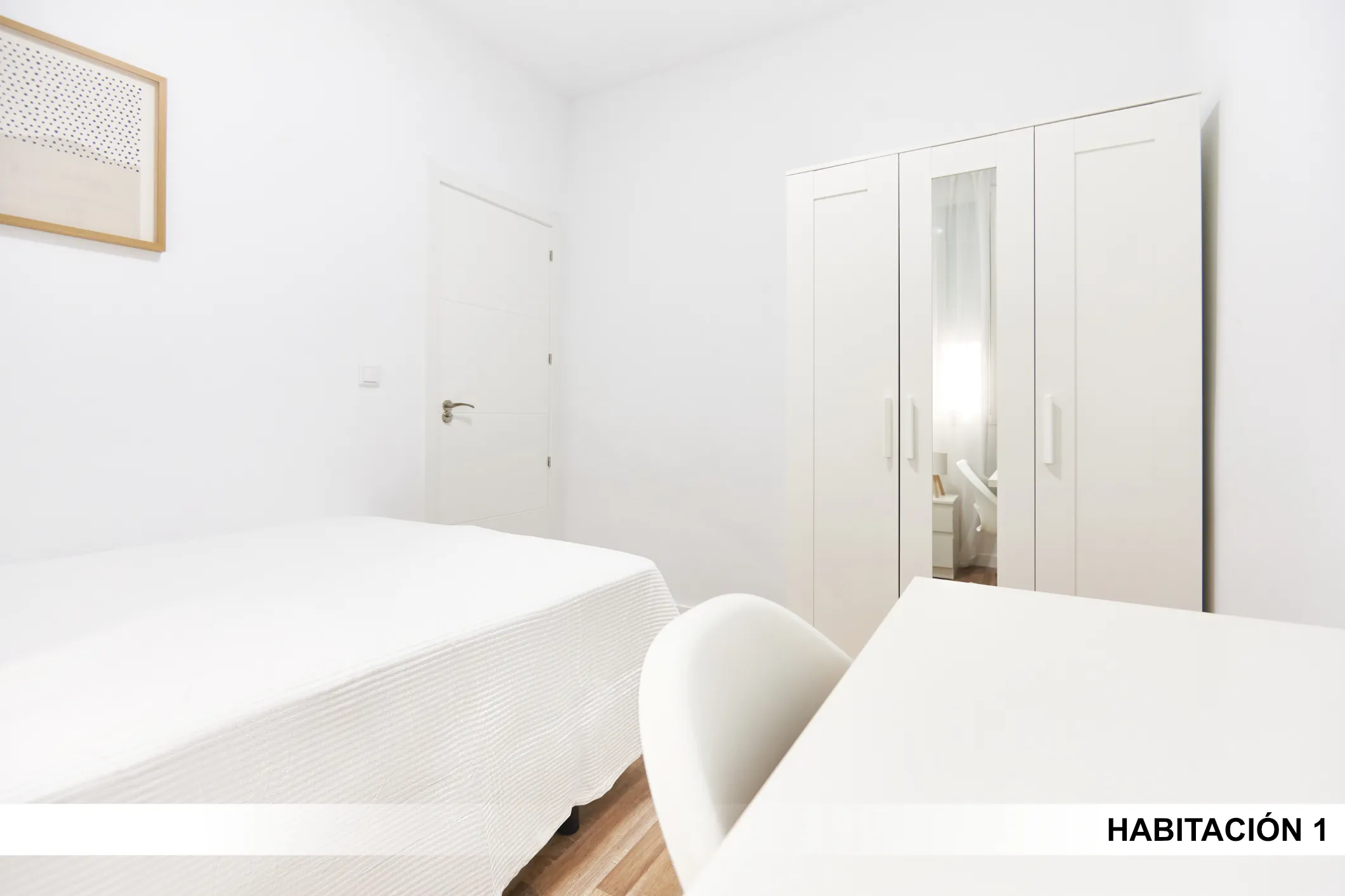 Shared Room in Seville photo 3