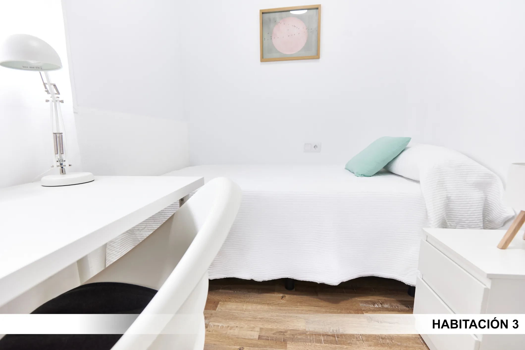 Shared Room in Seville photo 2