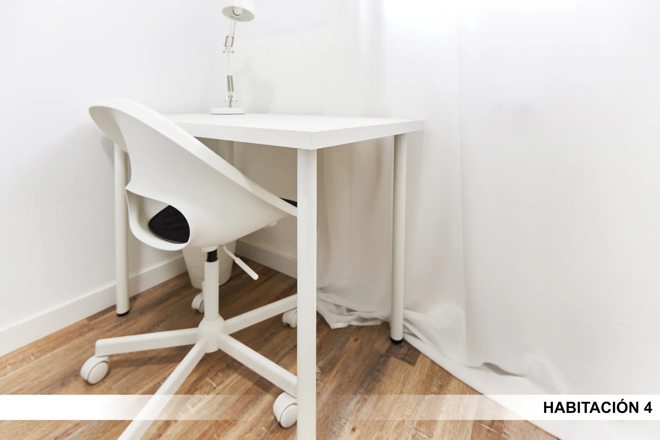 Shared Room in Seville photo 3