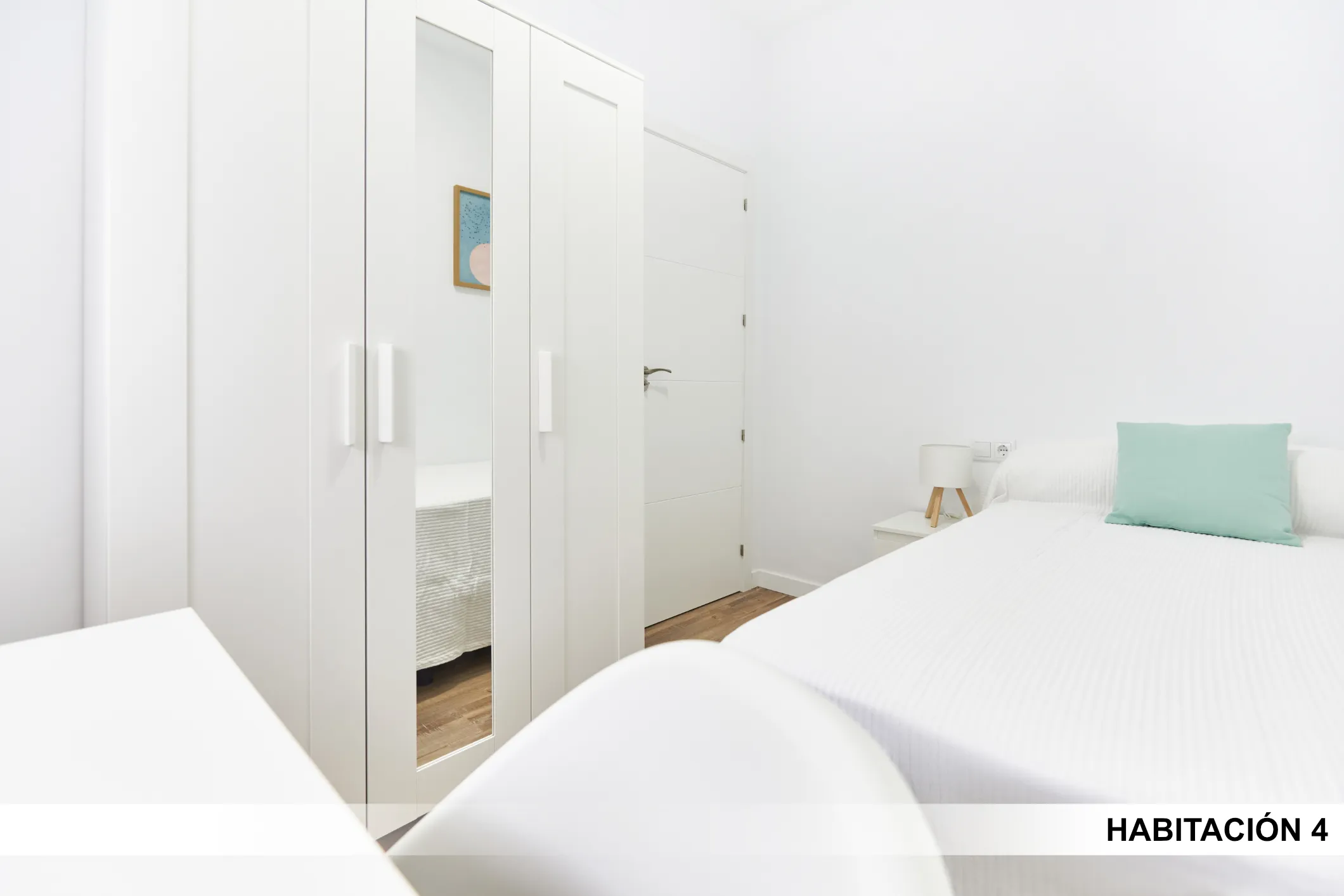 Shared Room in Seville photo 2