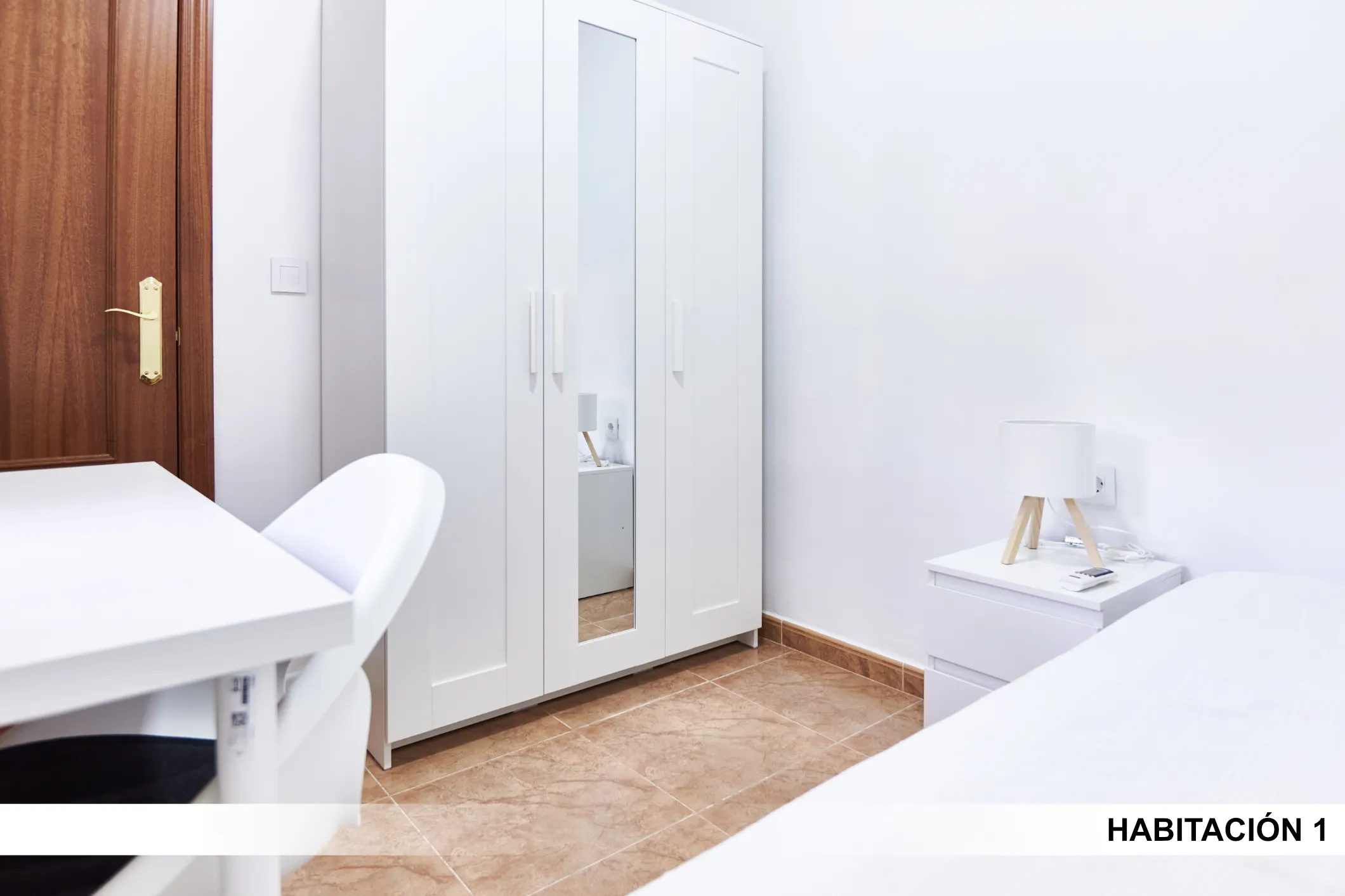 Private Room in Seville photo 4