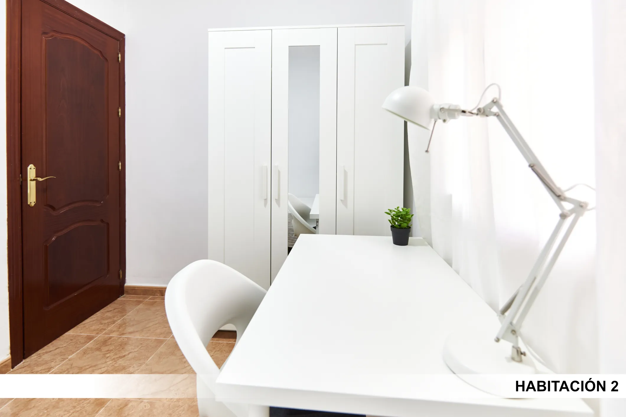 Shared Room in Seville photo 4