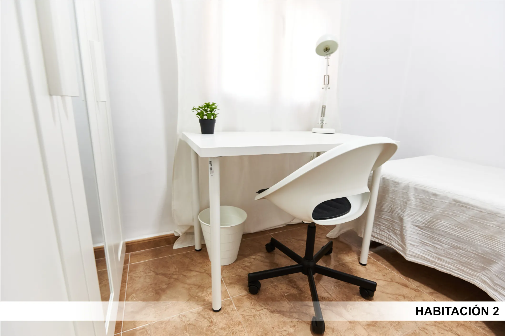 Shared Room in Seville photo 2